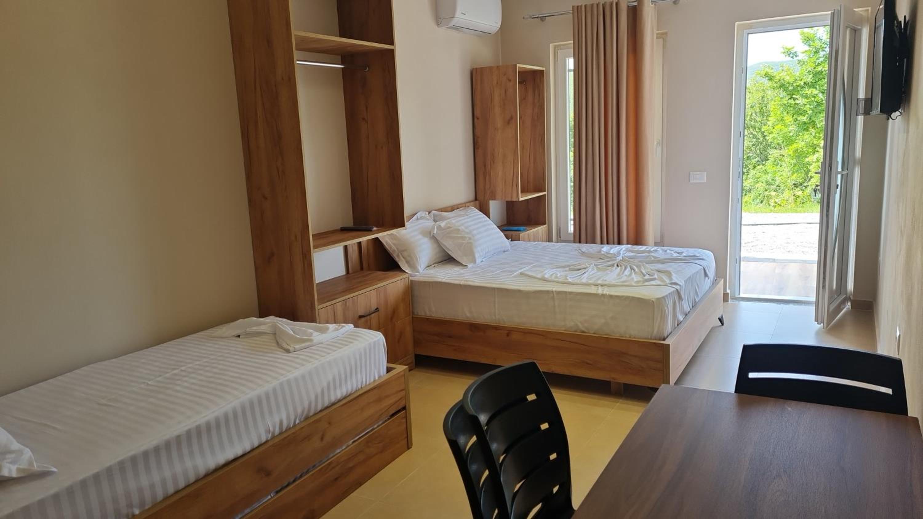 Sol Apartments Gjiri Lalzit
