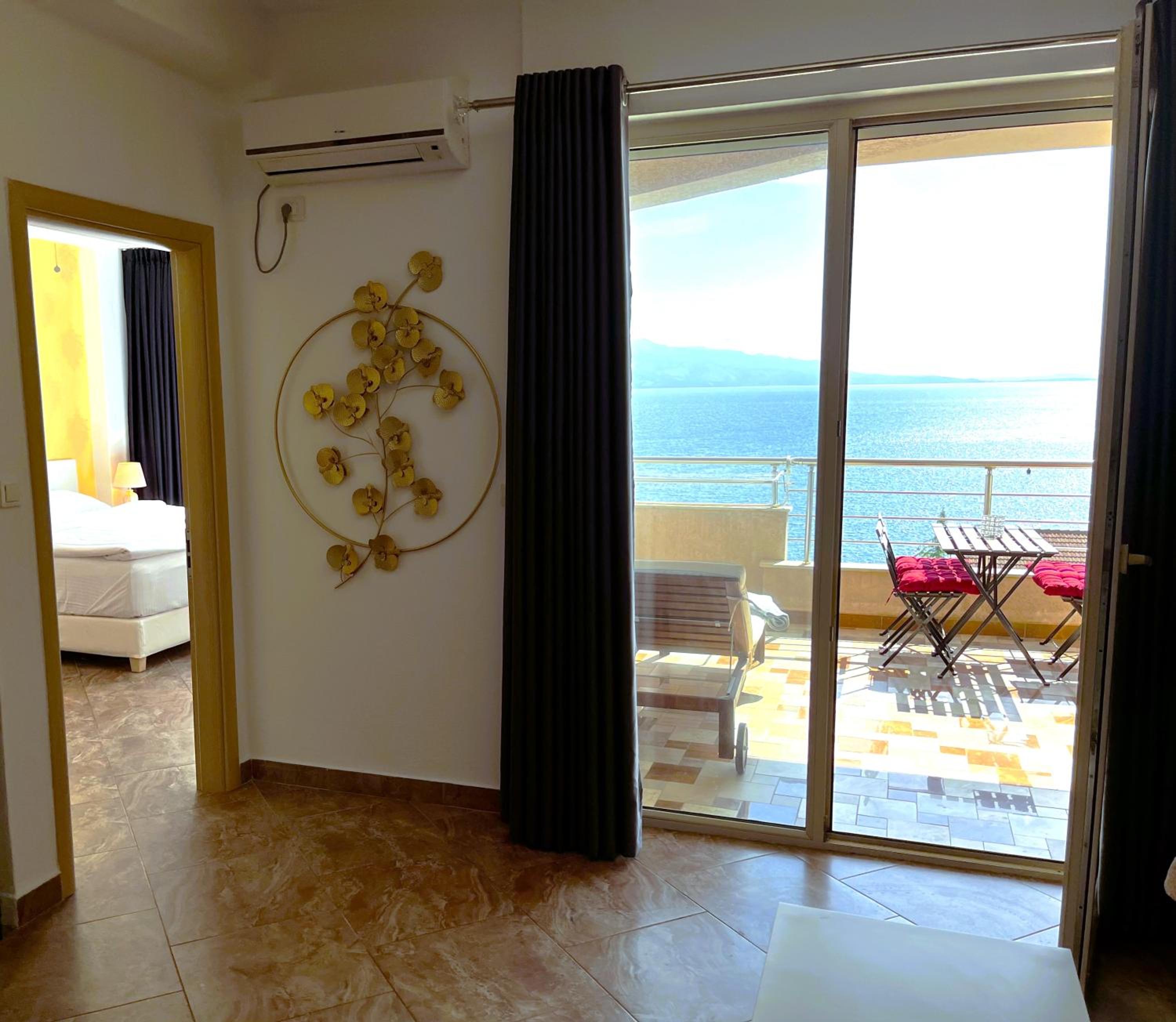 Apartment HYGGE Seaside with full sea view