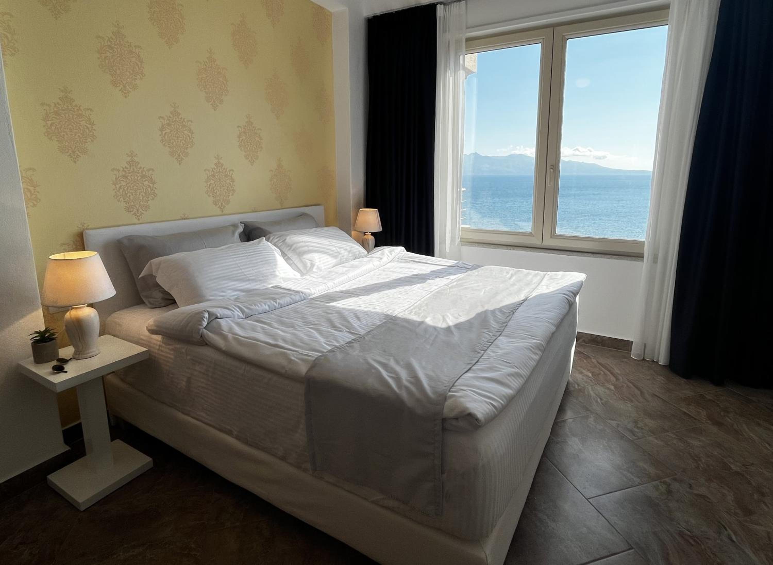 Apartment HYGGE Seaside with full sea view