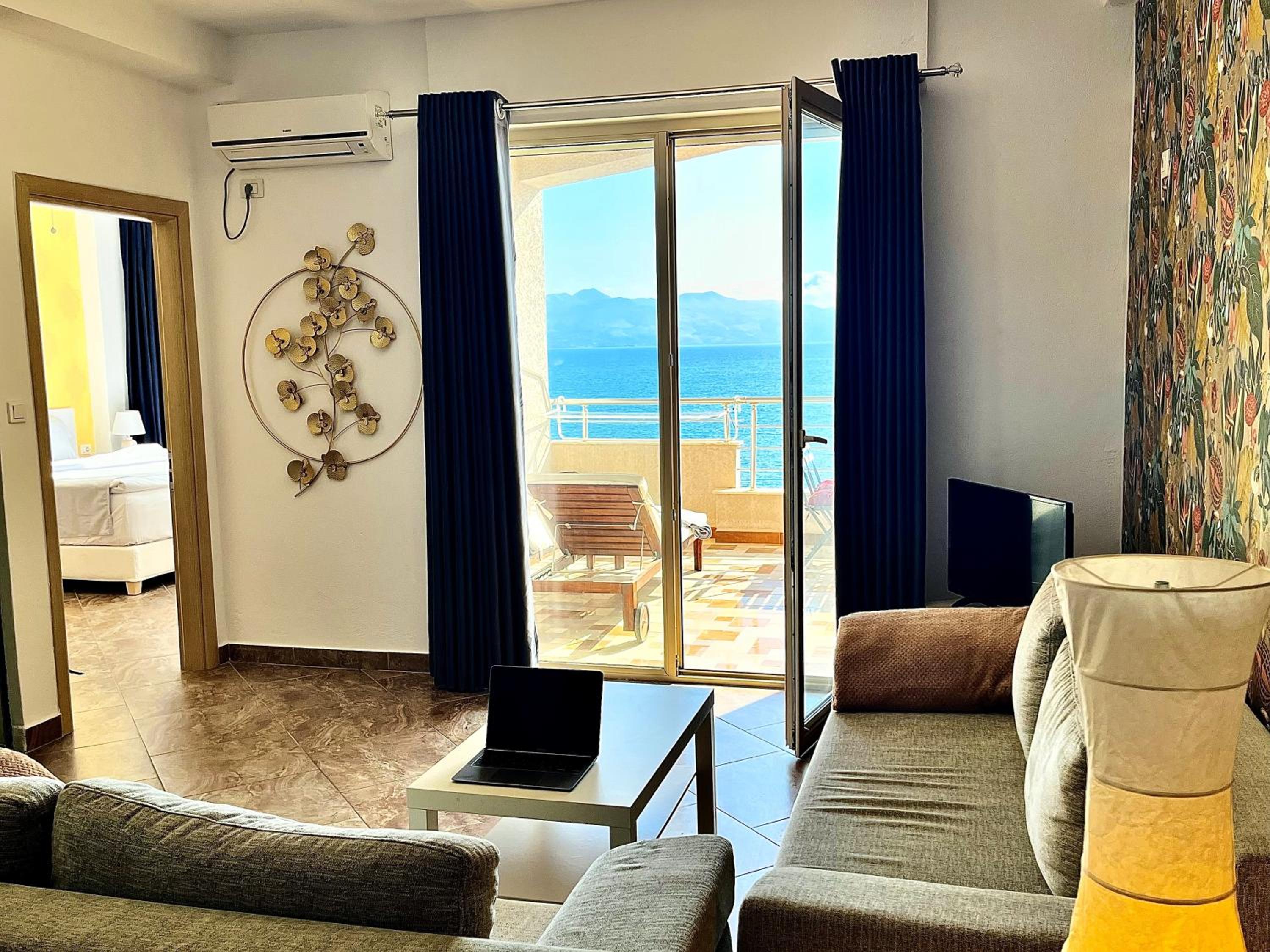 Apartment HYGGE Seaside with full sea view