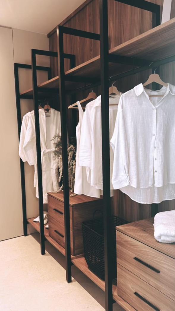 Theros Luxury Apartment photo 2