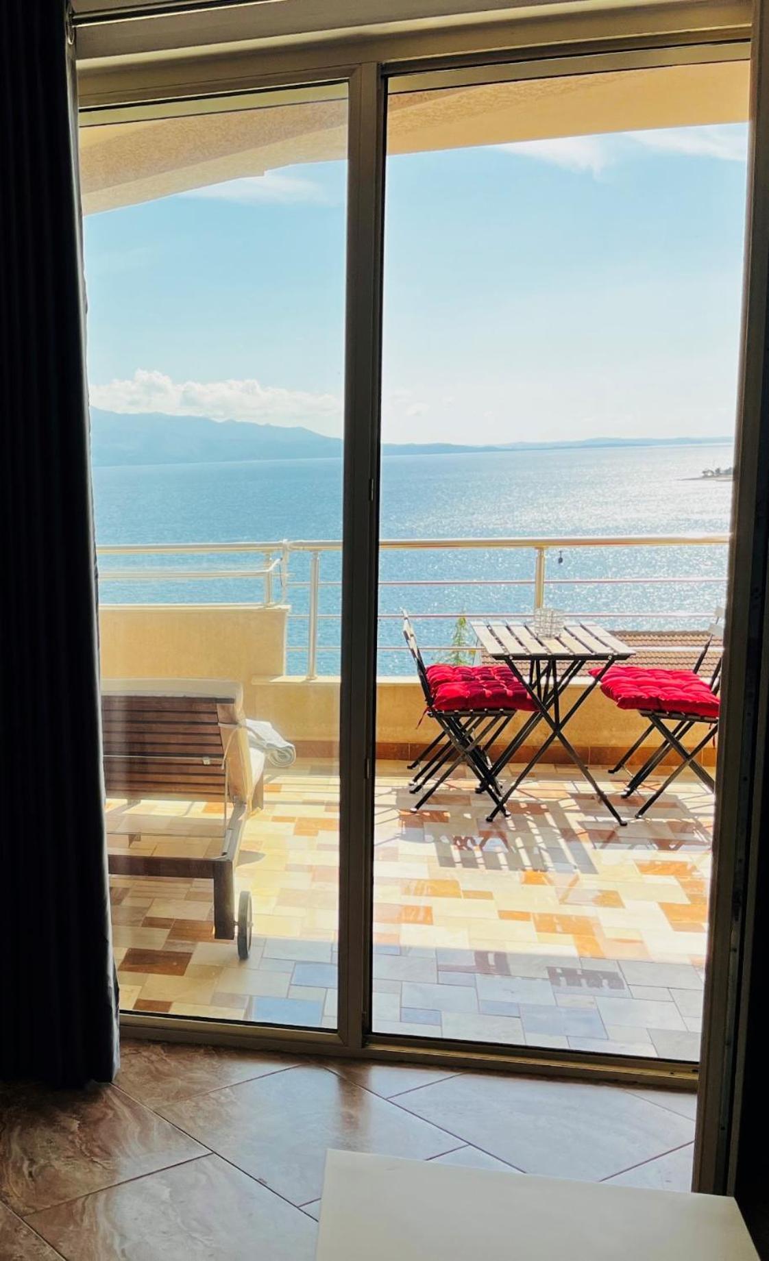 Apartment HYGGE Seaside with full sea view