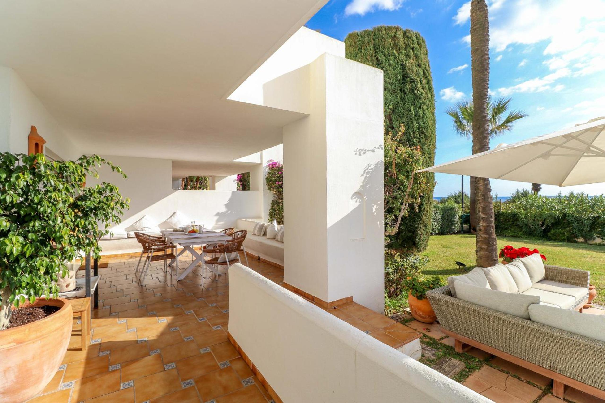 Frontline beach apartment -Los Monteros Palm Beach