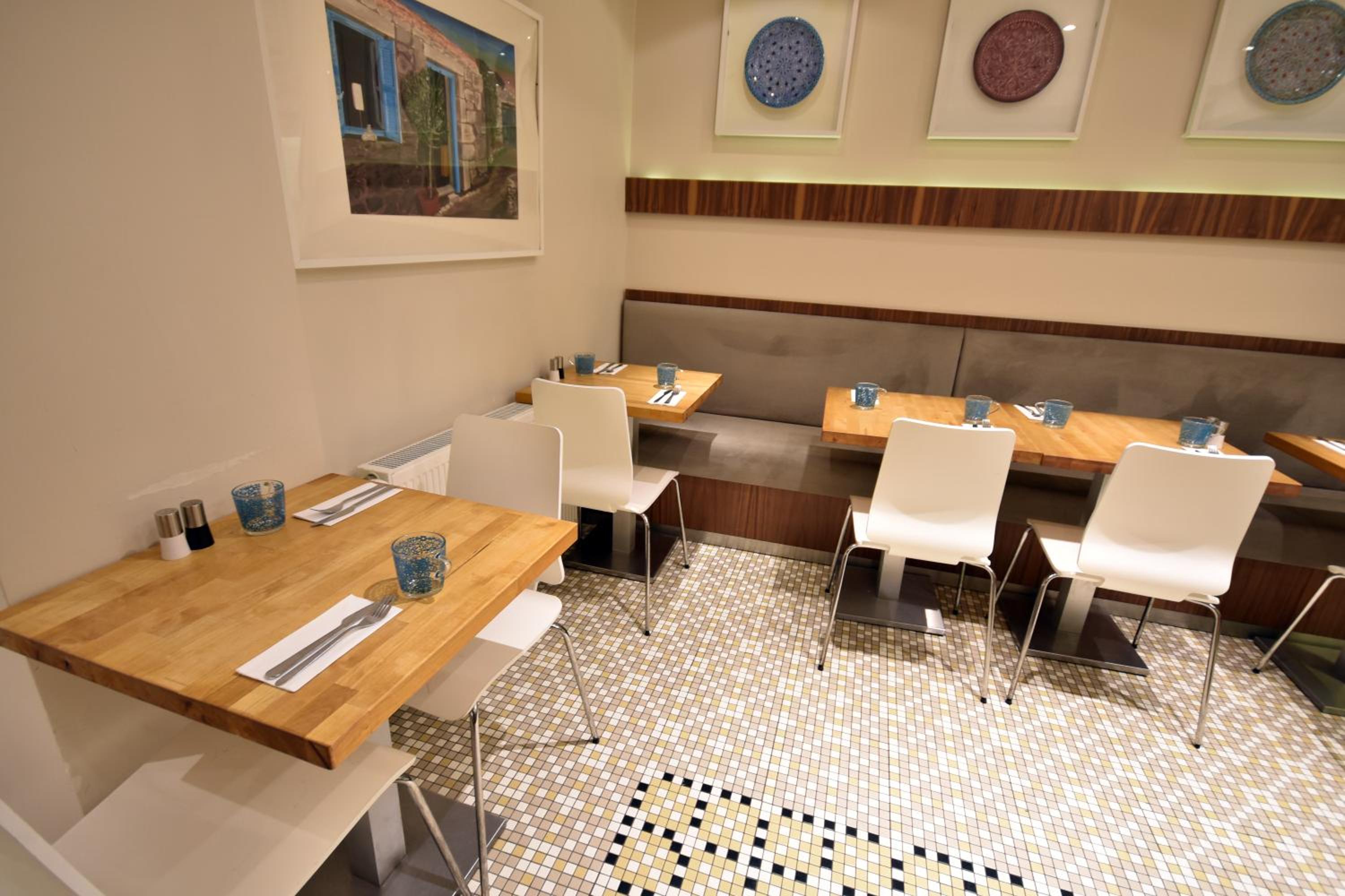 Elanaz Hotel - Image 11