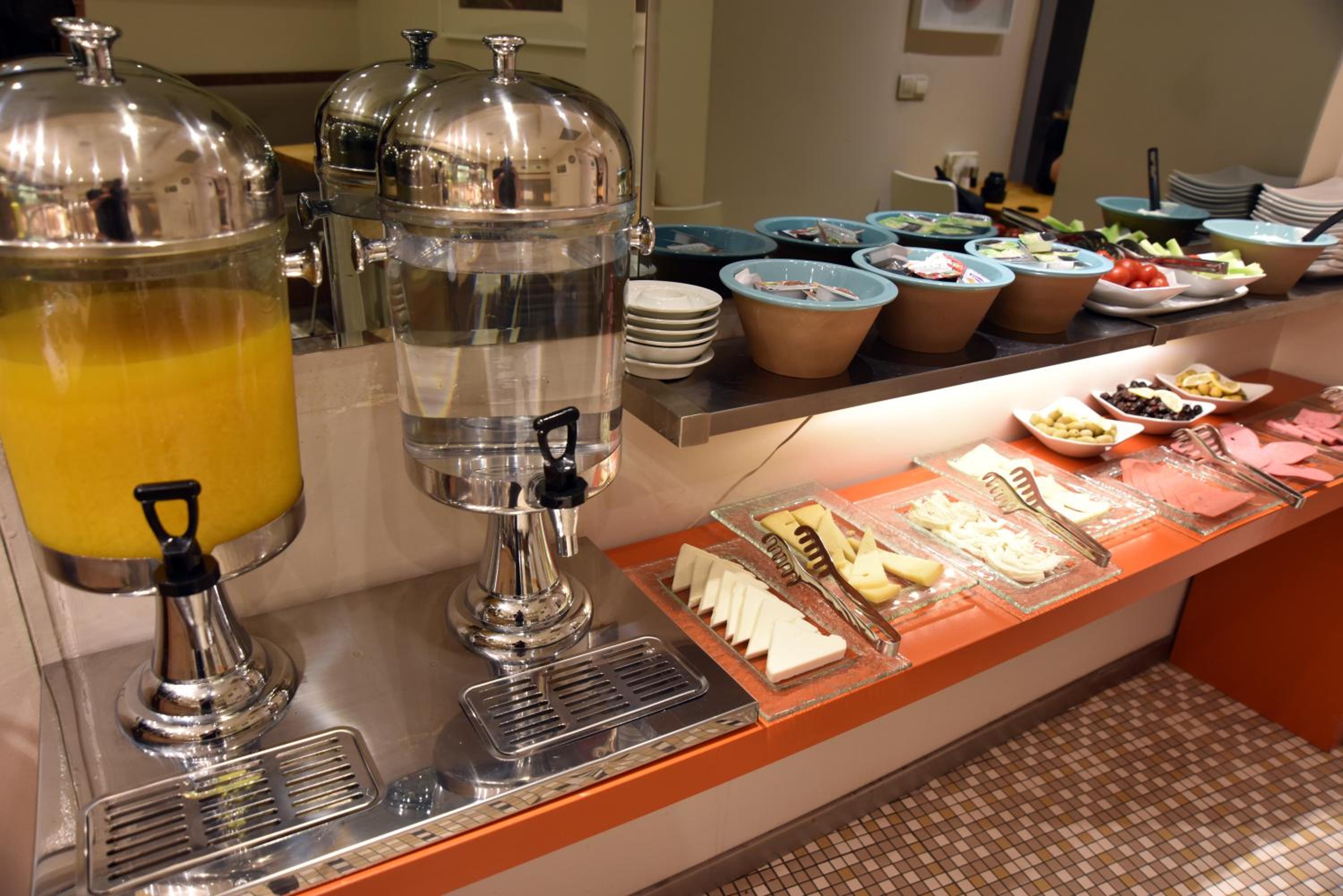 Elanaz Hotel - Image 10