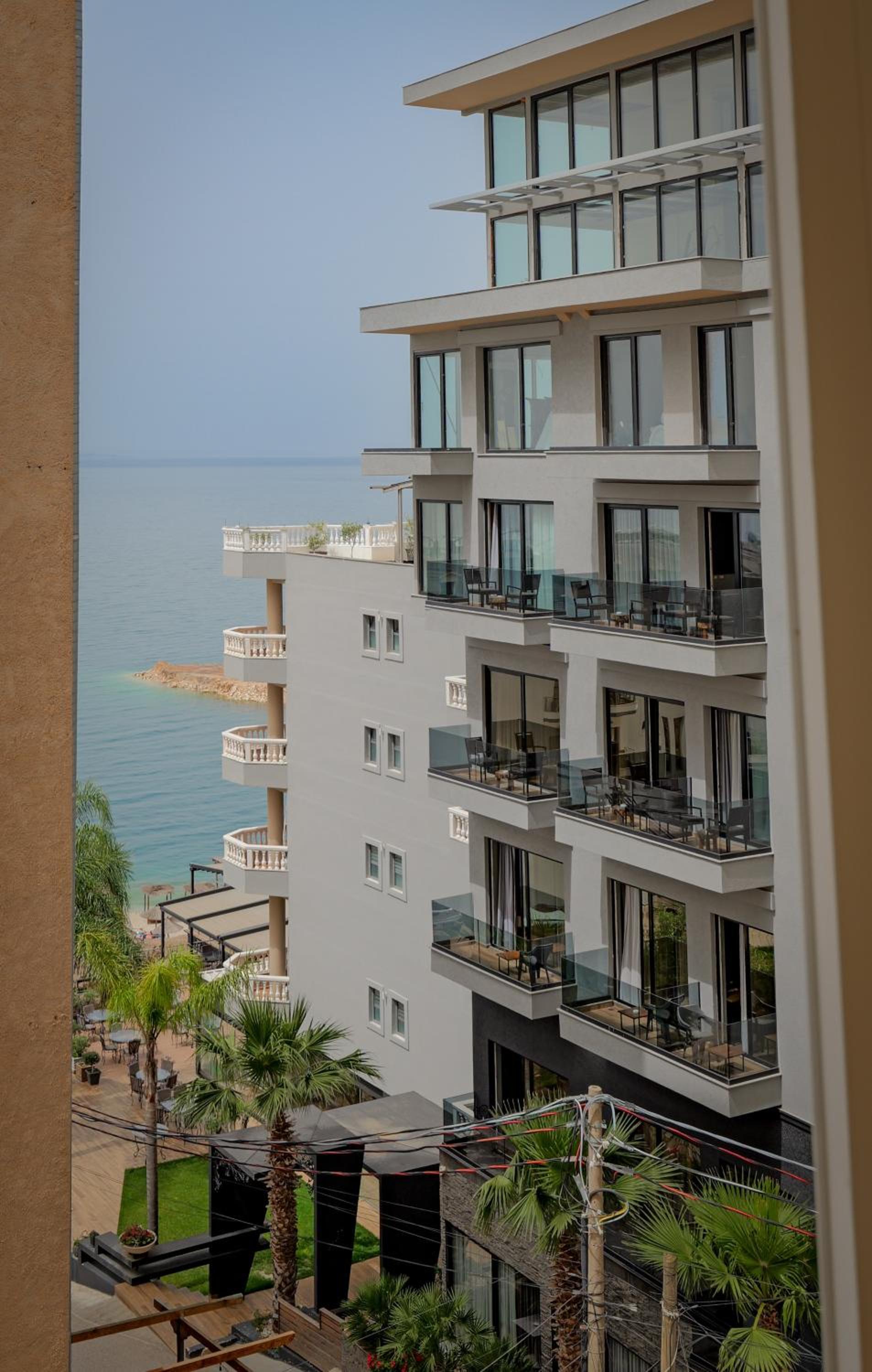 Beachside Modern Apartments