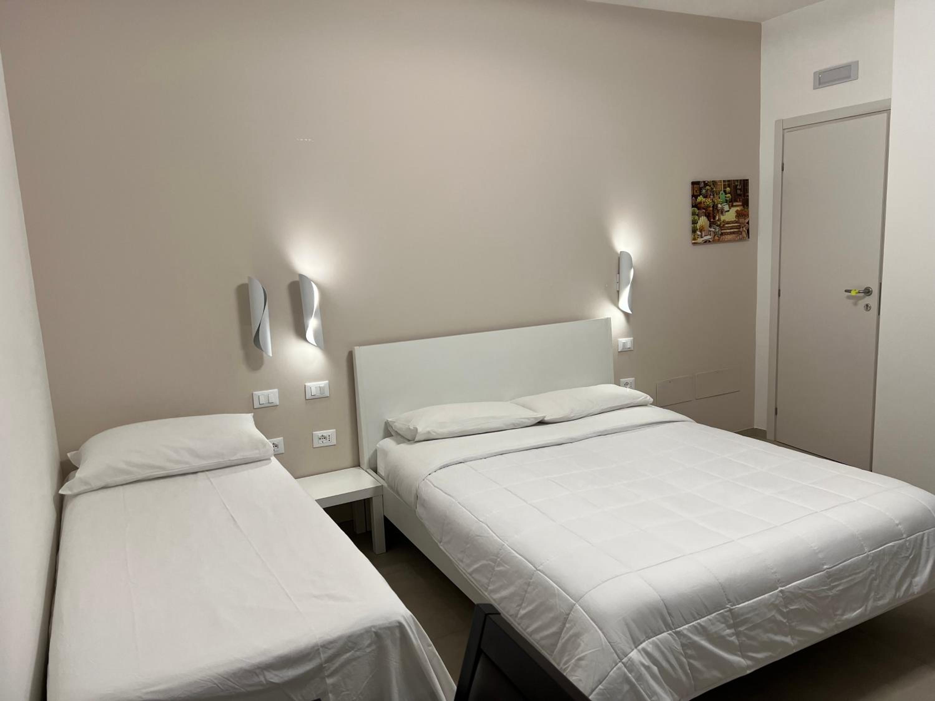 CESARE ROOMS en Palermo — hotel room