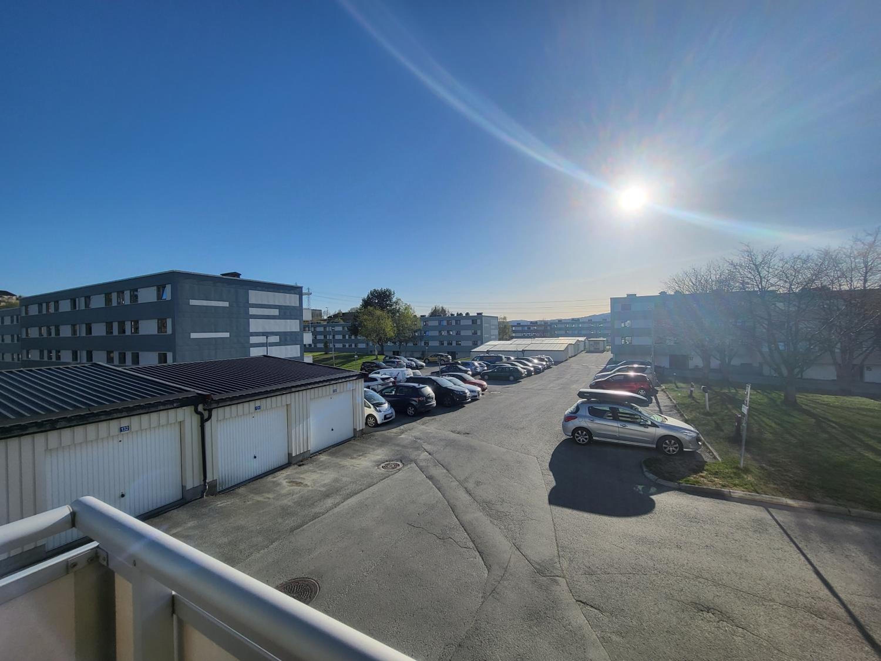 Spacious & Modern Apartment in Central Trondheim with free parking view 5