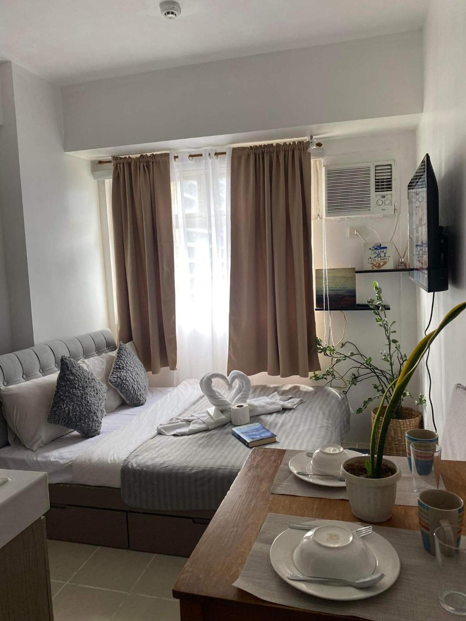 Affordable Staycation Studio Rooms Edsa Shaw MRT Greenfield Near Ortigas and Pasig F Residences and Urban deca Shaw view 4
