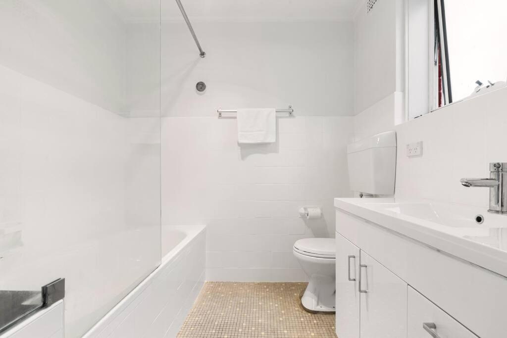 Bondi Bch 1Bed gem on Eat St-refurbished
