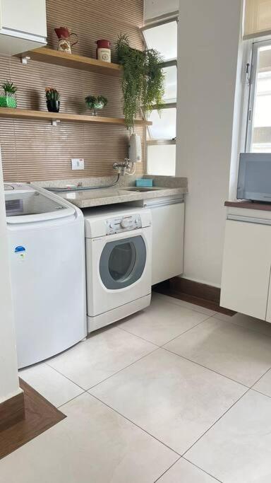 Apartamento Guarujá, Frente Mar! Pé na Areia, TOP!