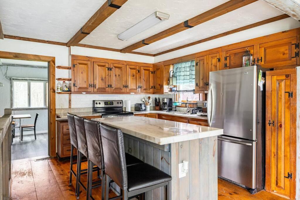 Cozy 3B2Ba Home with huge backyard and Gym view 4