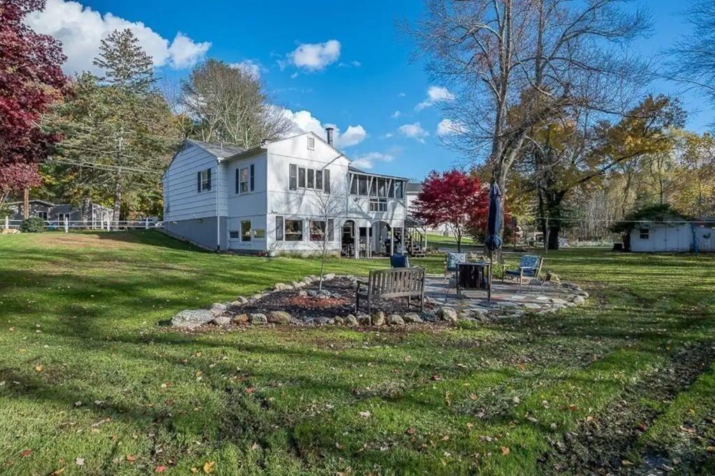 Cozy 3B2Ba Home with huge backyard and Gym view 5