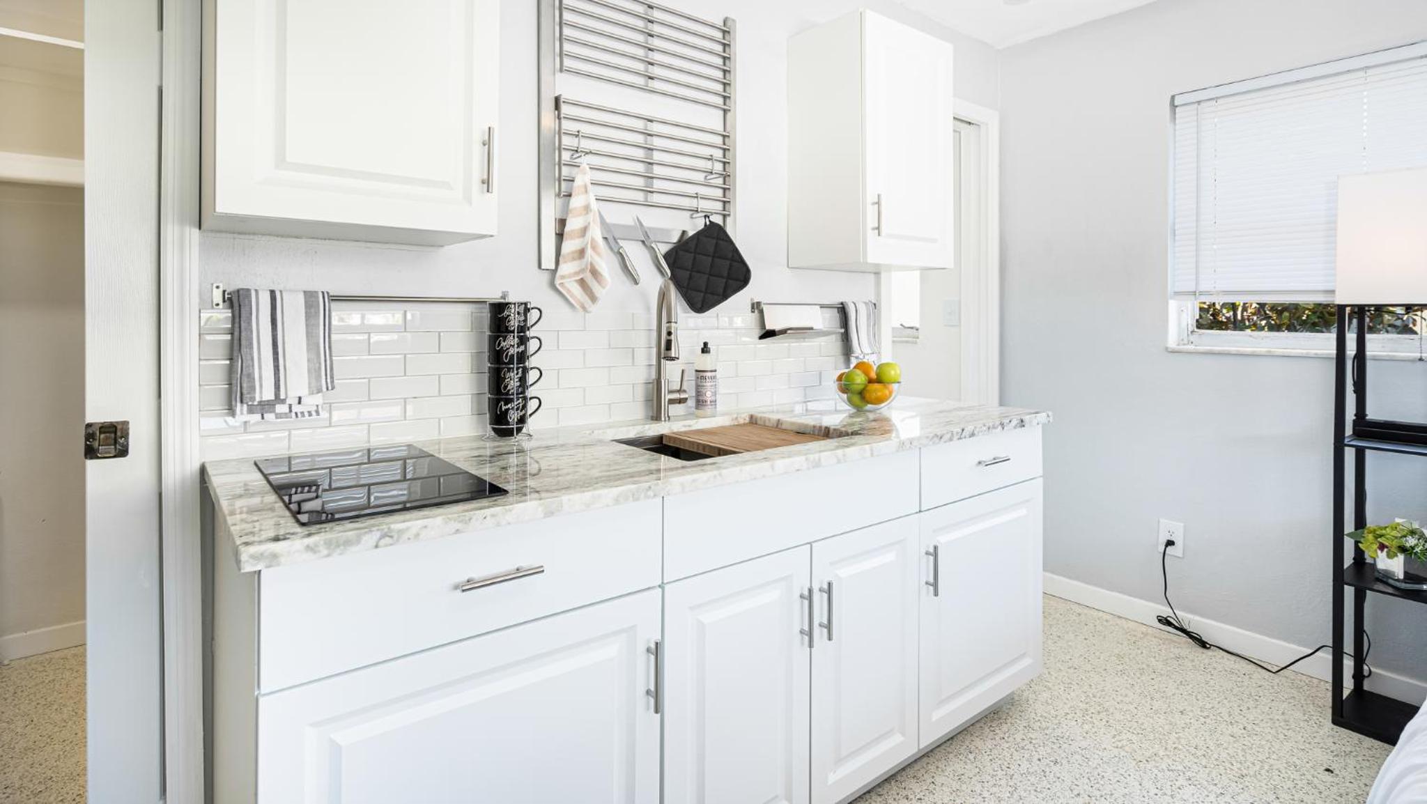 Small studio in Cape Coral close to many restaraunts