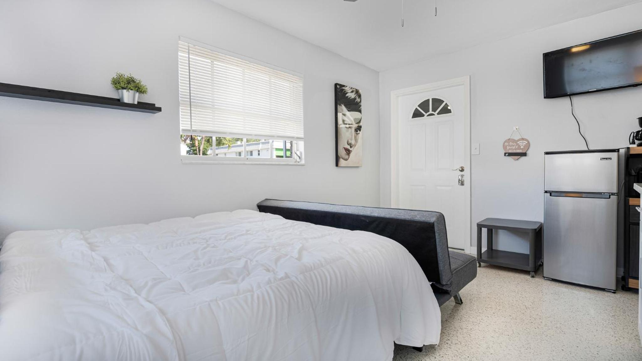 Small studio in Cape Coral close to many restaraunts