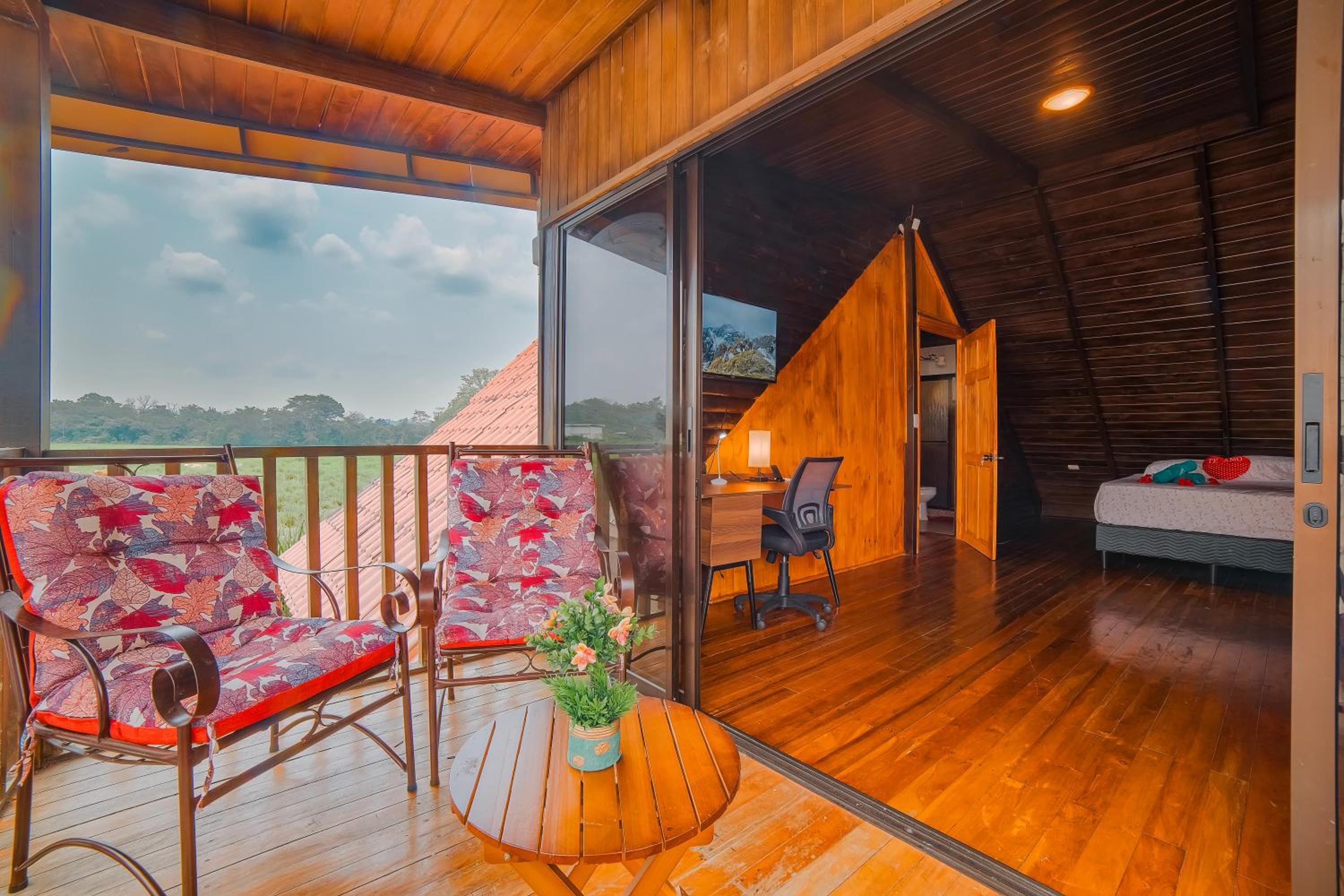 The Toucan Nest - AC, Gated & Pool