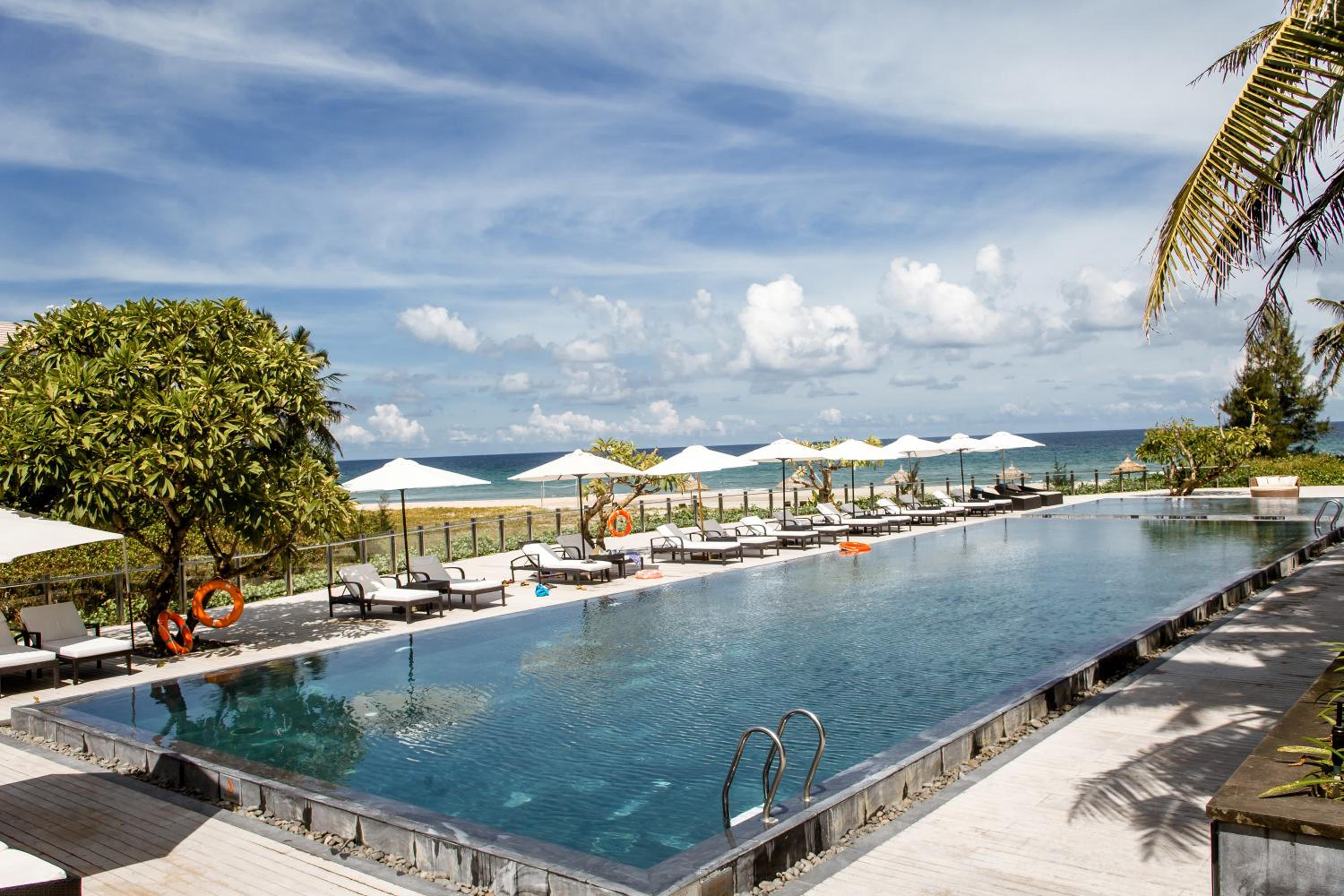 Deluxe Beachside Resort Danang
