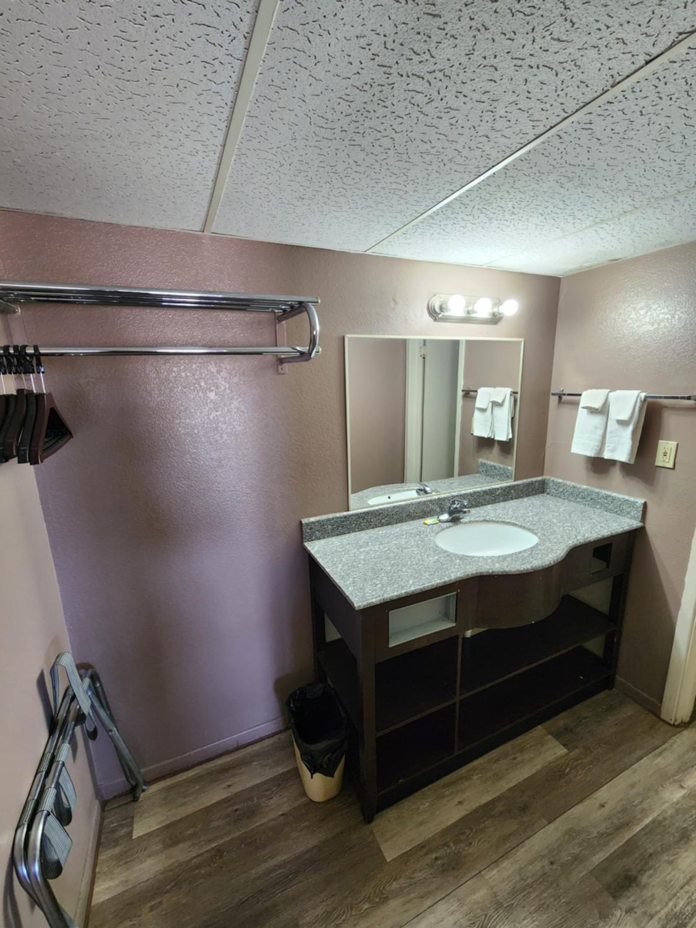Alamogordo Vacations - Satellite Inn - Property Image 4