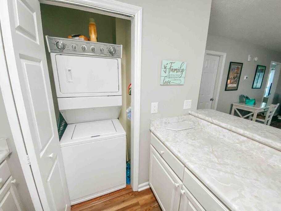 Lovely Condo, Pool, steps to beach, dog friendly, view 2