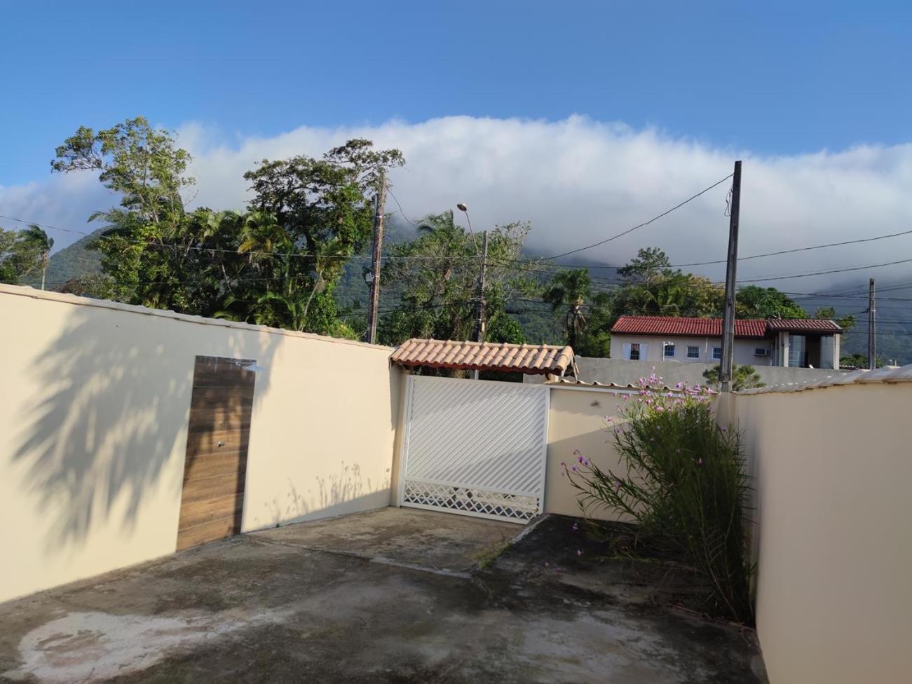 CASA TERREA PERUIBE 5 MIN DO CENTRO,LINDA VISTA, PRÓXIMO A TUDO.