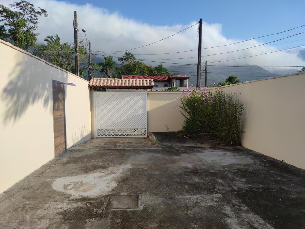CASA TERREA PERUIBE 5 MIN DO CENTRO,LINDA VISTA, PRÓXIMO A TUDO.
