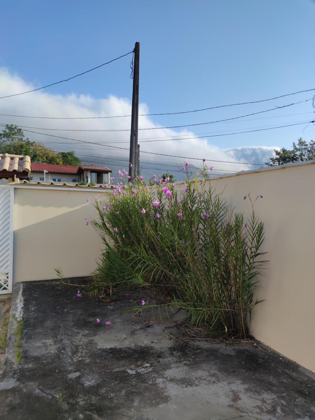 CASA TERREA PERUIBE 5 MIN DO CENTRO,LINDA VISTA, PRÓXIMO A TUDO.