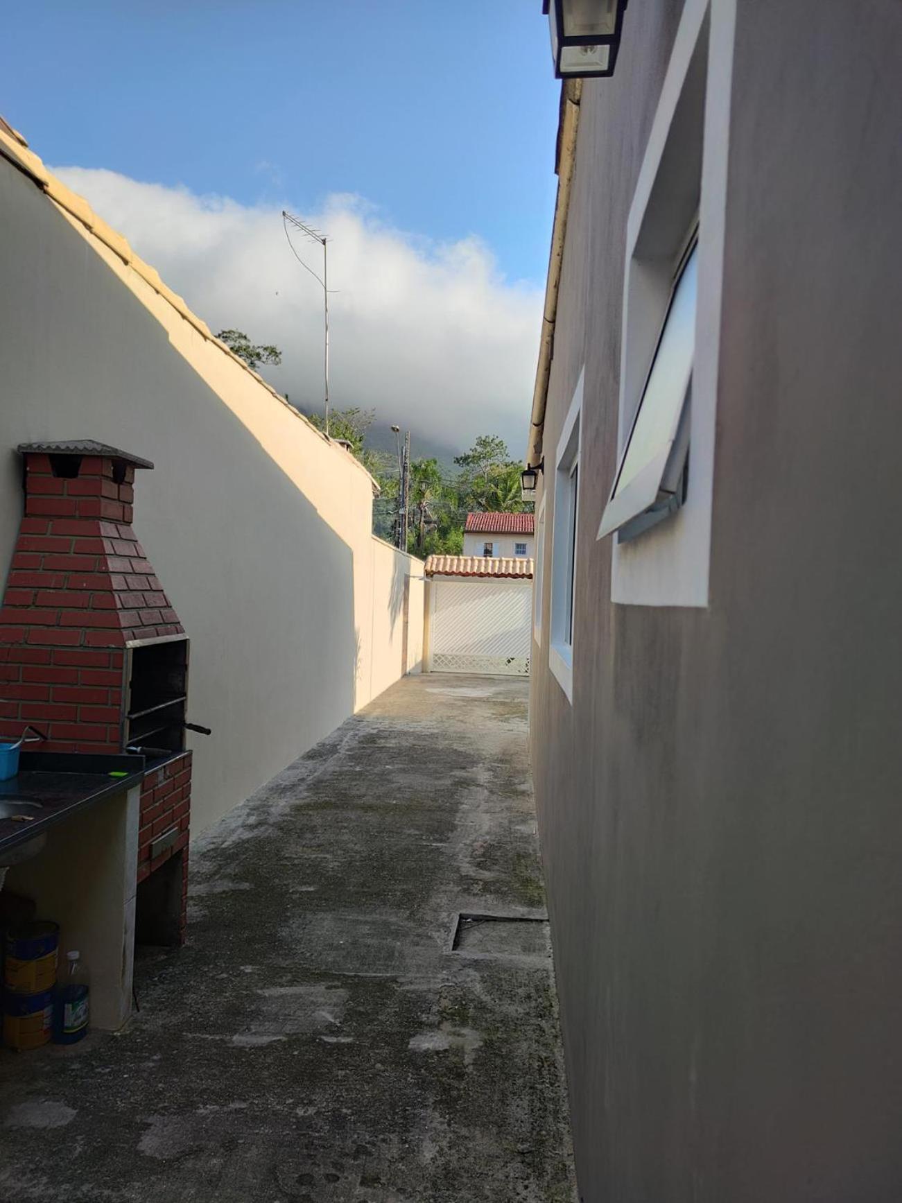 CASA TERREA PERUIBE 5 MIN DO CENTRO,LINDA VISTA, PRÓXIMO A TUDO.