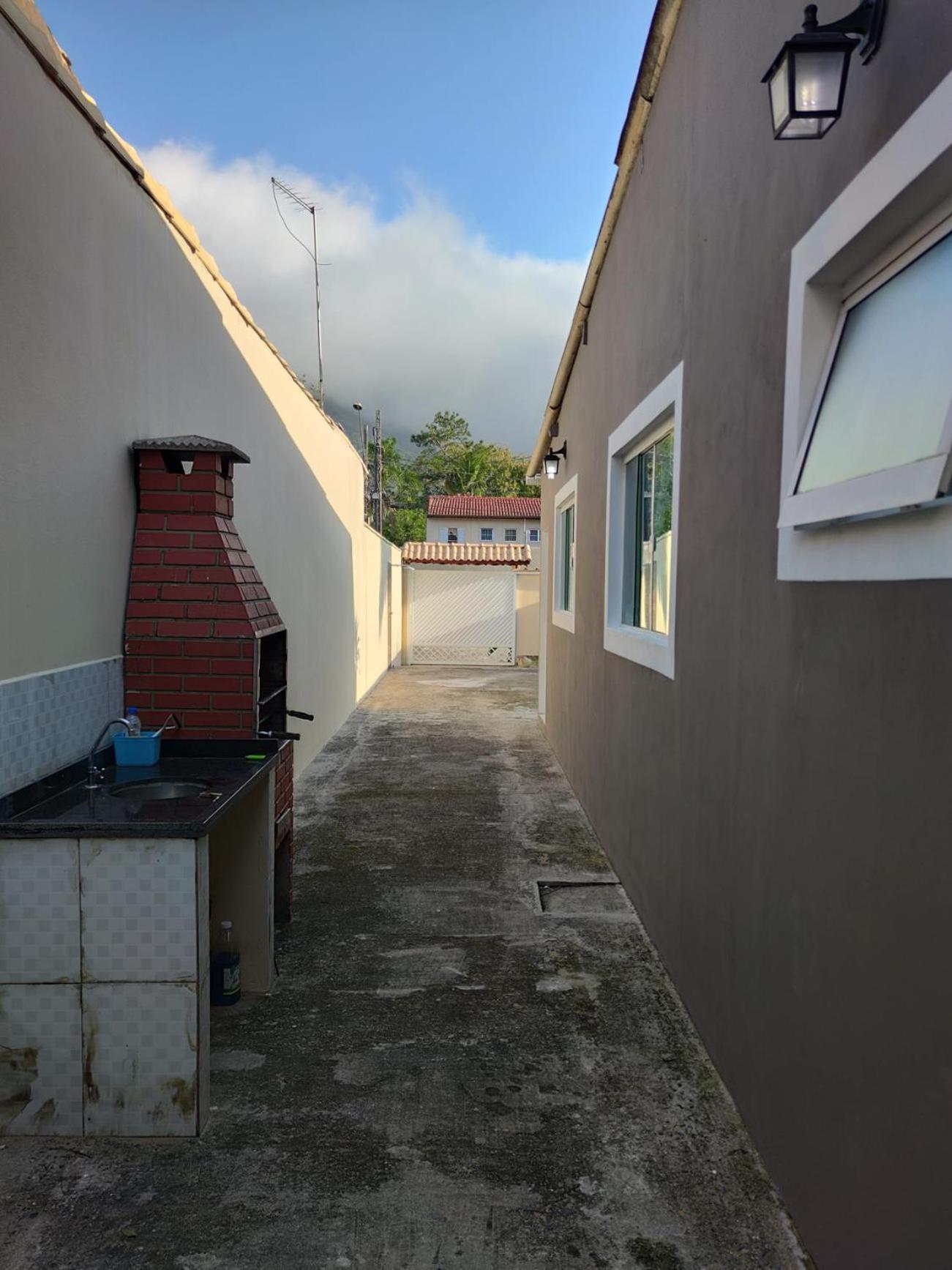 CASA TERREA PERUIBE 5 MIN DO CENTRO,LINDA VISTA, PRÓXIMO A TUDO.