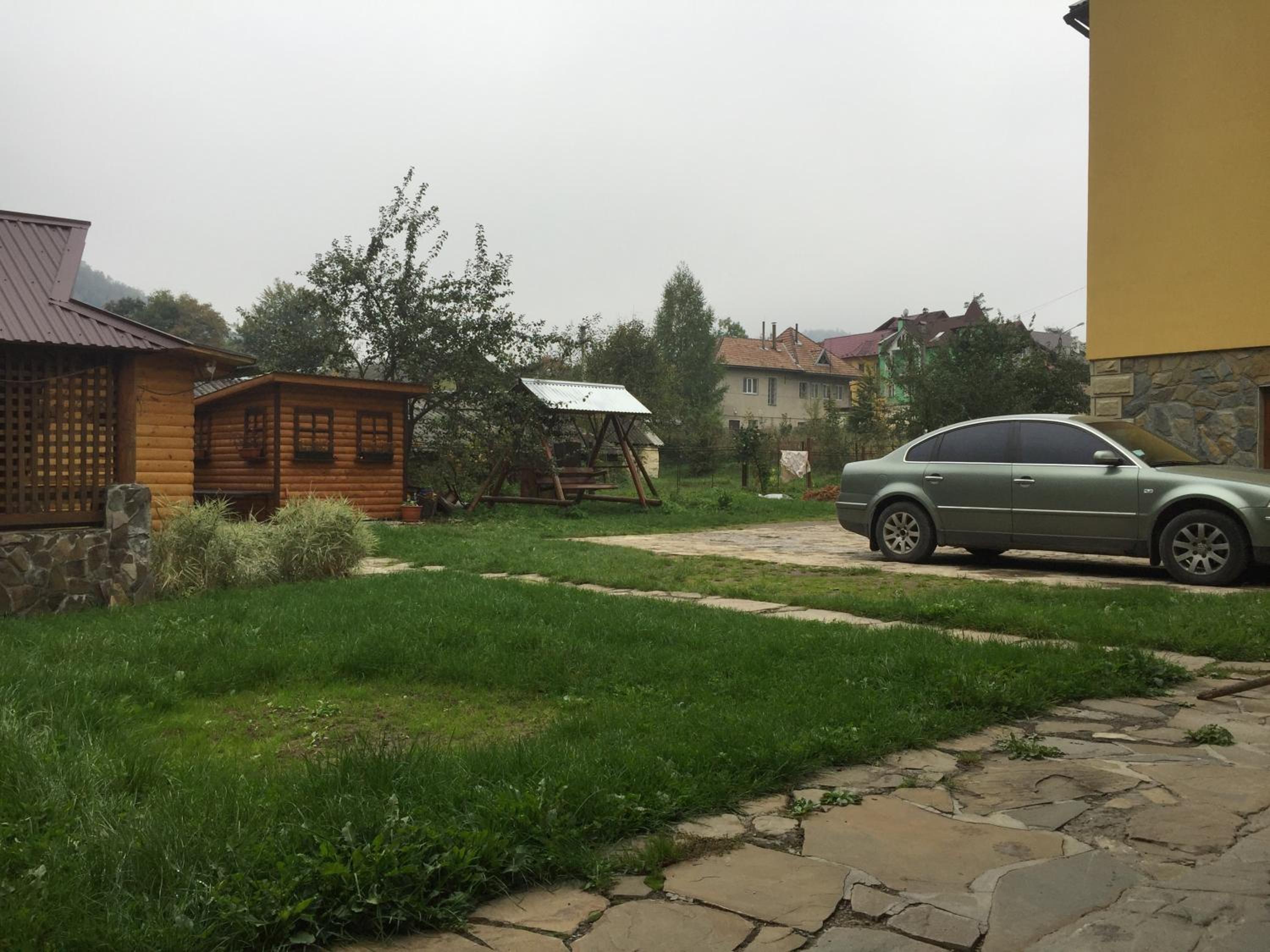 Pryvatna sadyba Svitanok view 5