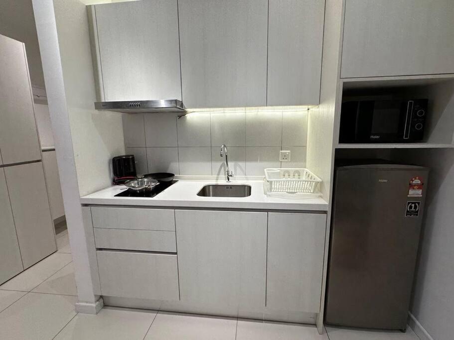 Chambers A Studio Flat, KLCC & KL Tower ,view in City