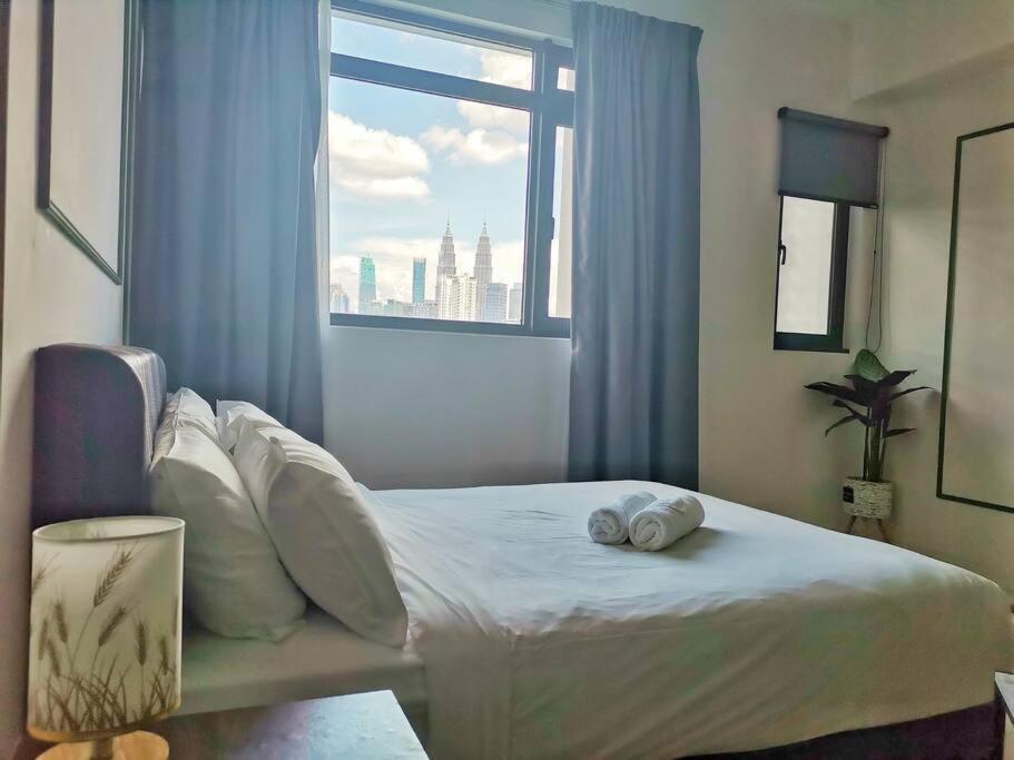 Chambers A Studio Flat, KLCC & KL Tower ,view in City
