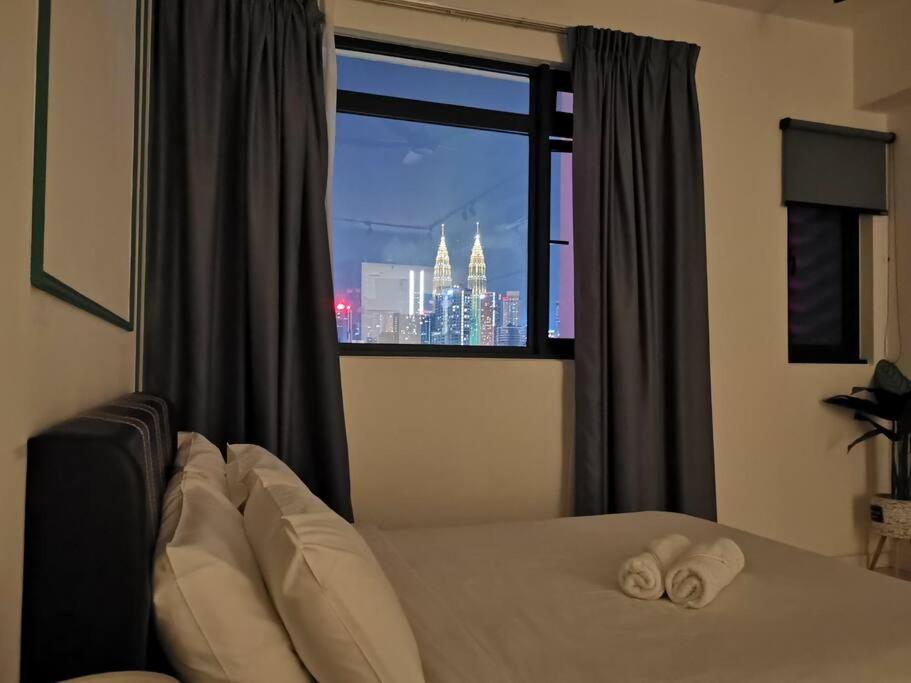Chambers A Studio Flat, KLCC & KL Tower ,view in City