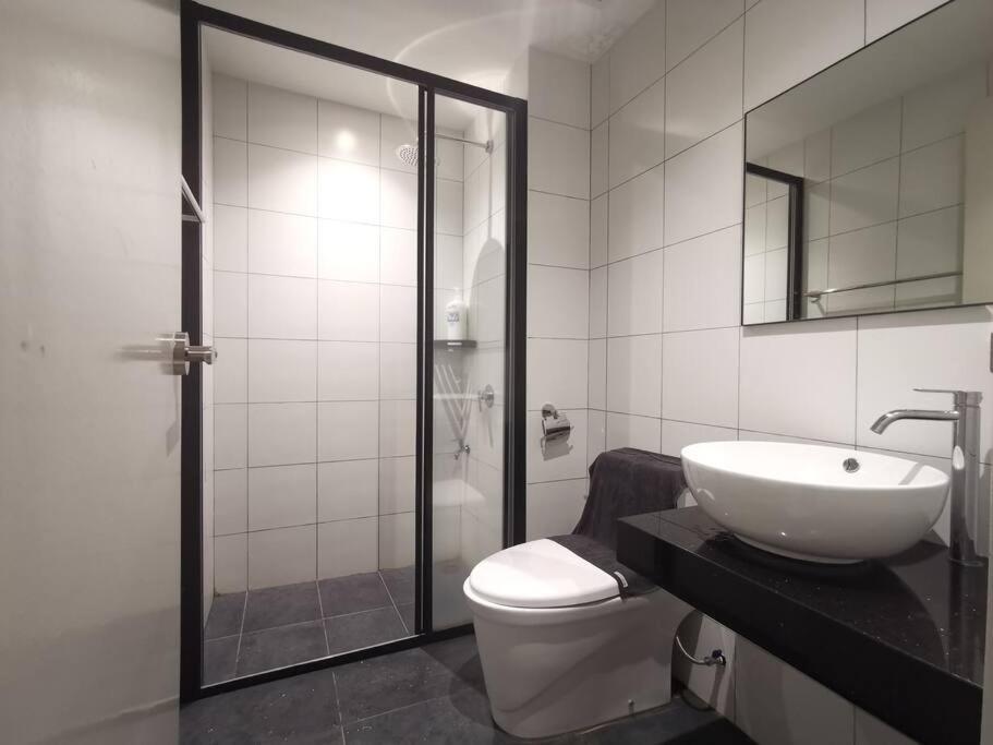 Chambers A Studio Flat, KLCC & KL Tower ,view in City