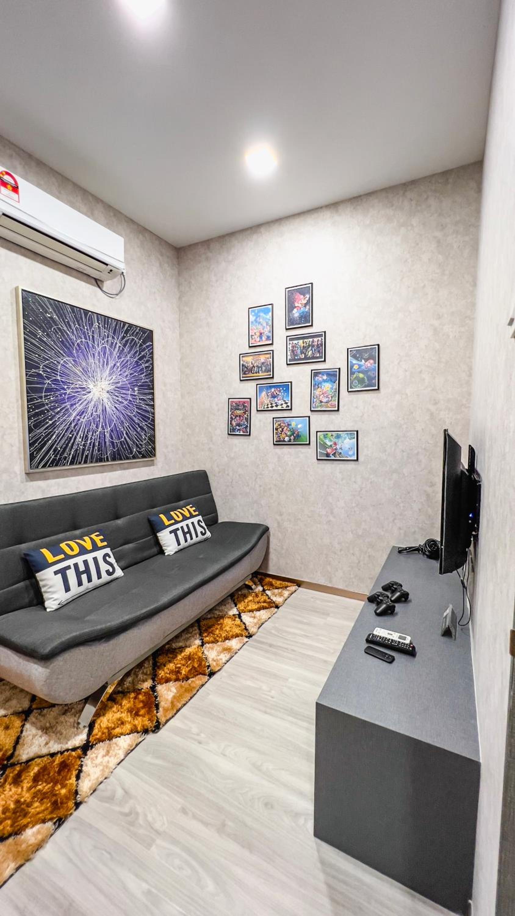 Cozy Comfy Designer Home Mount Austin JB 5 Pax