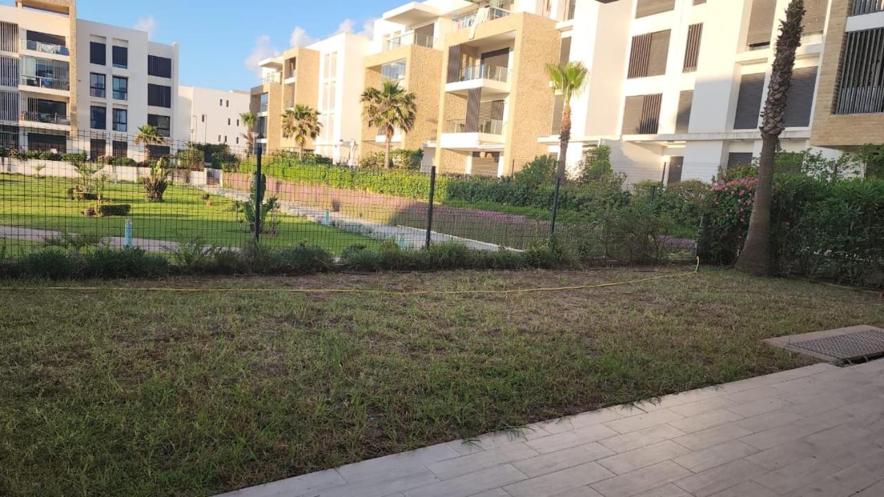 Plage dès nations 2 bedroom apartment with backyard view view 4