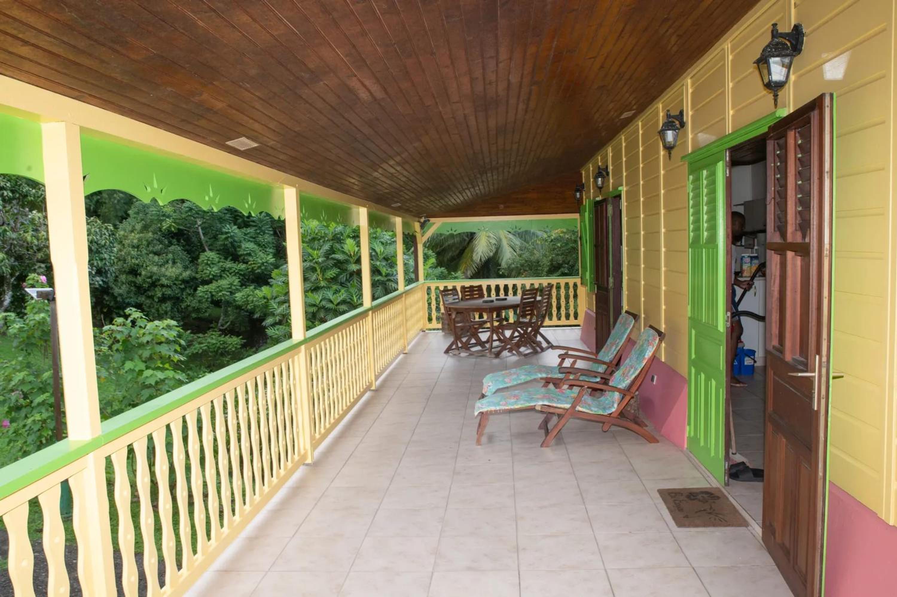 Maison charmante à Gros-Morne avec terrasse et jardin view 2