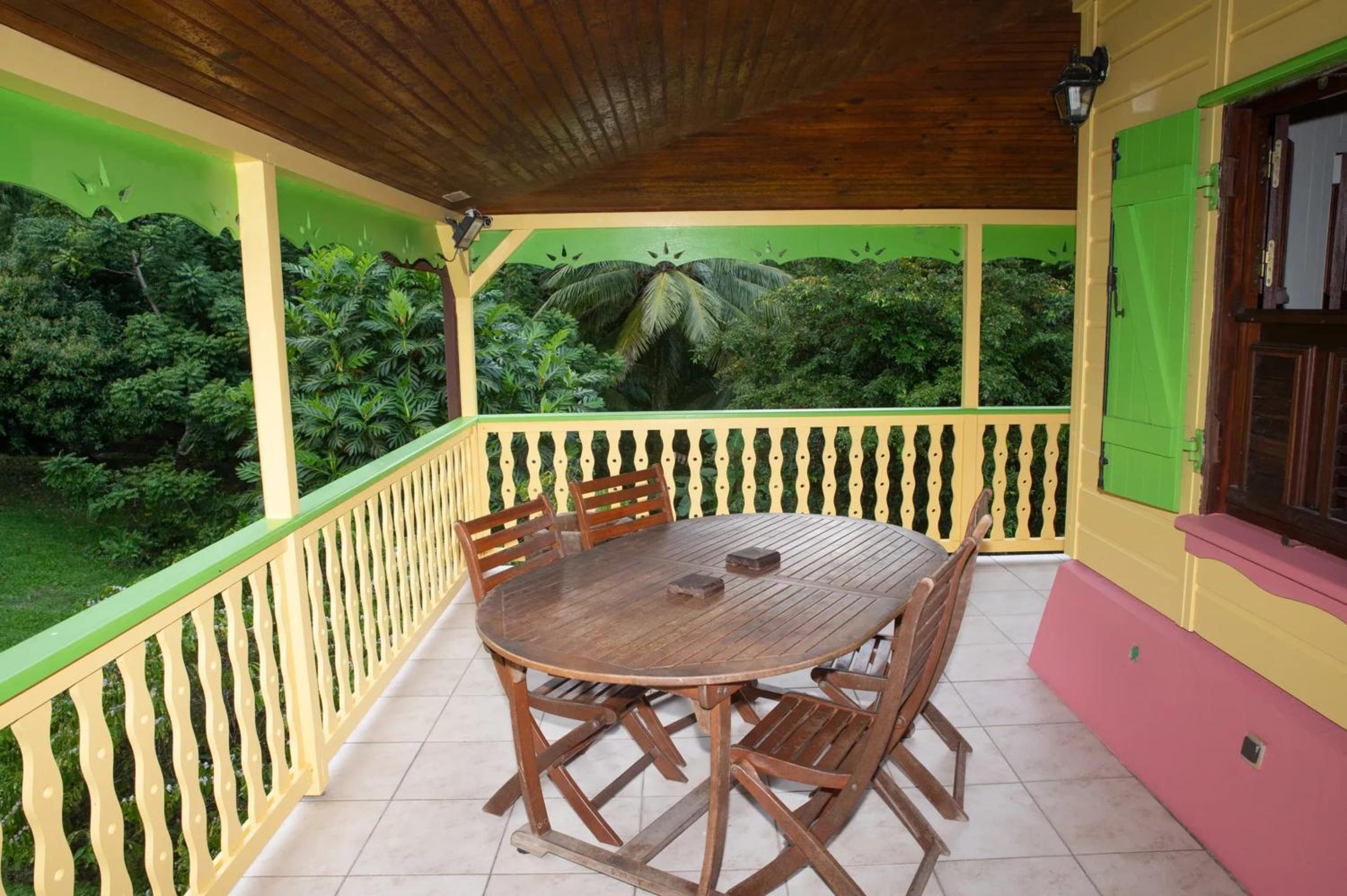 Maison charmante à Gros-Morne avec terrasse et jardin view 3