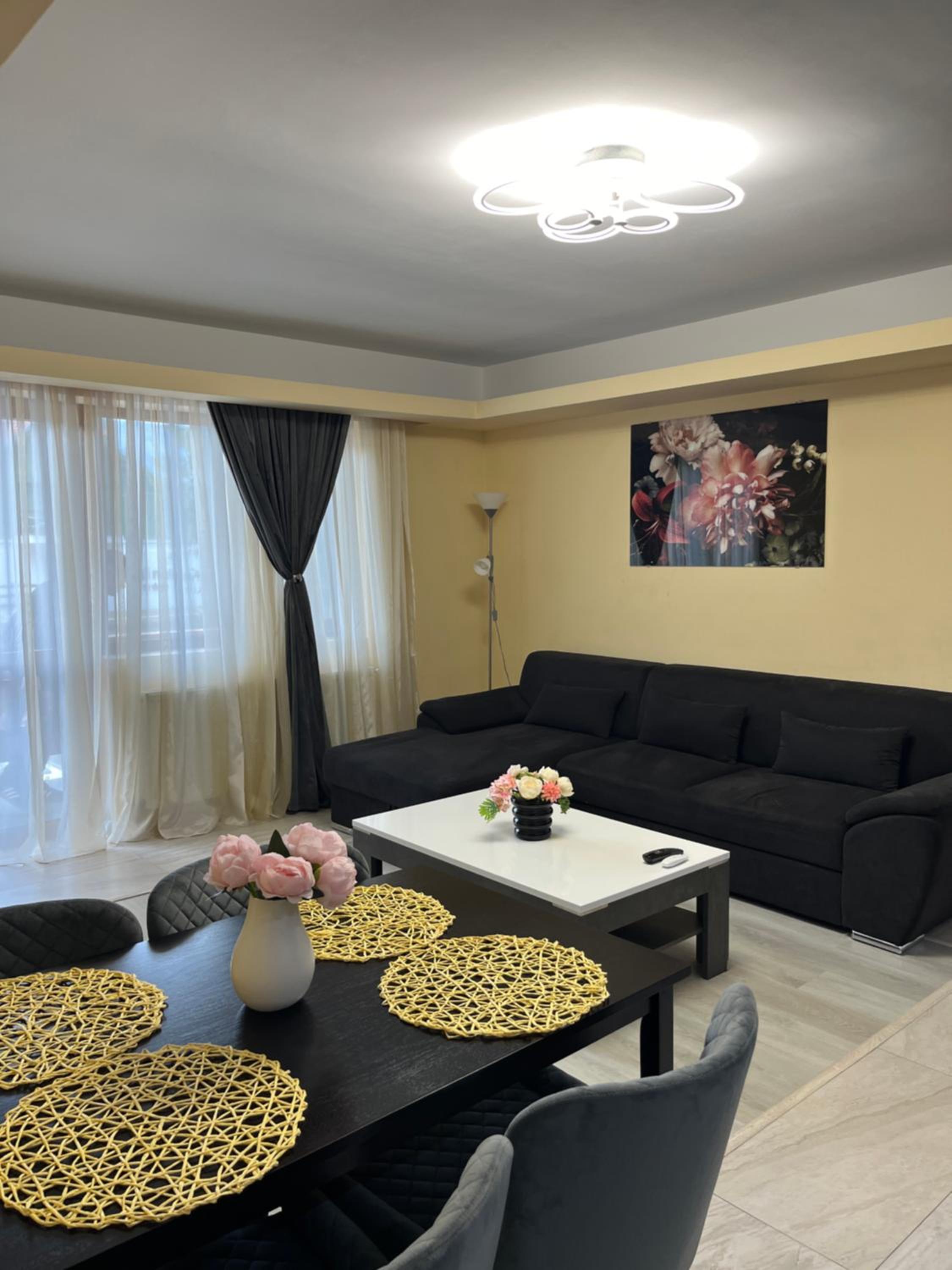 Chic Peak Apartment - Kalinderu Slope & View view 3