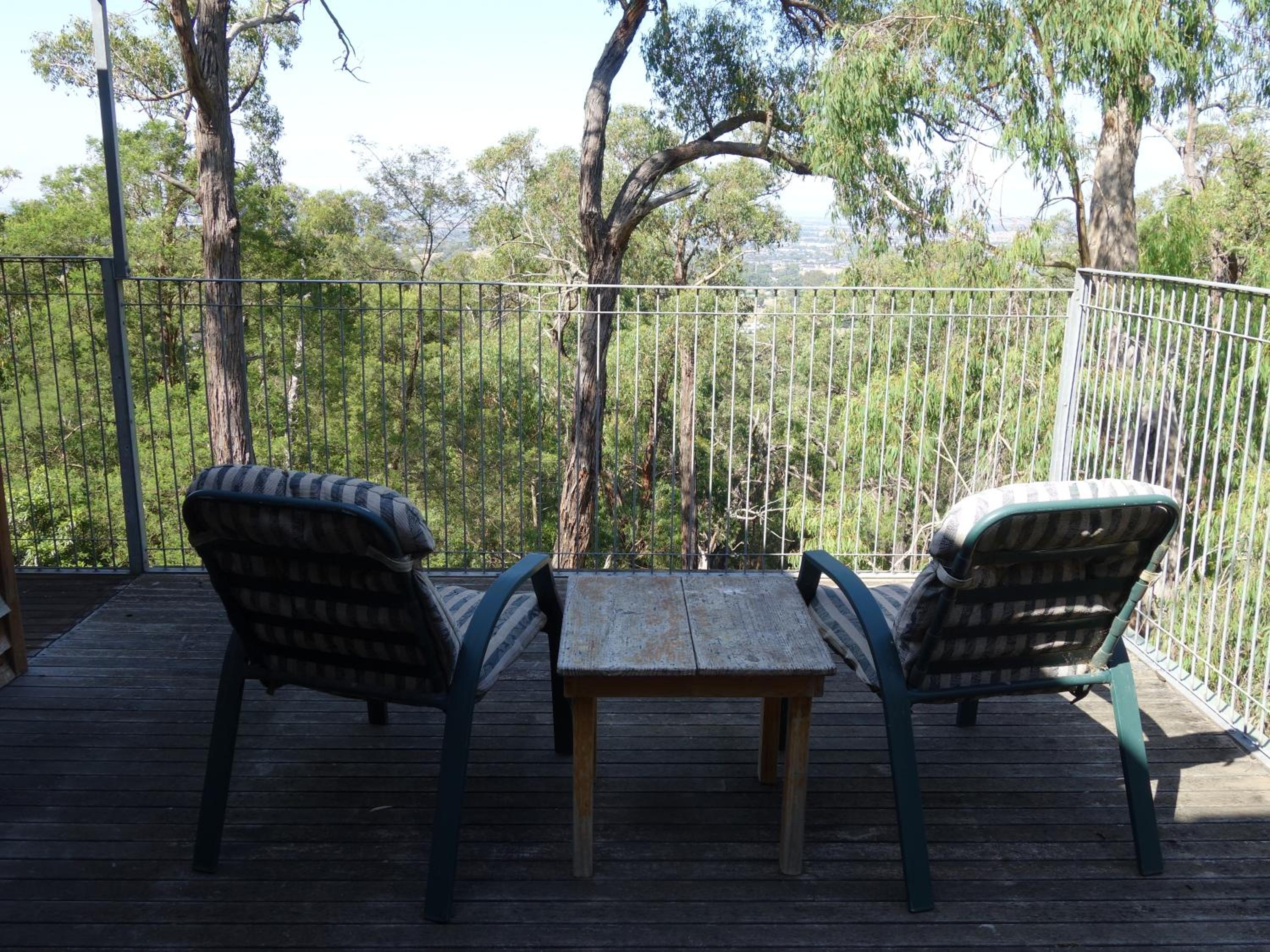 Queen Room with Balcony - Kookaburra Retreat Homestay