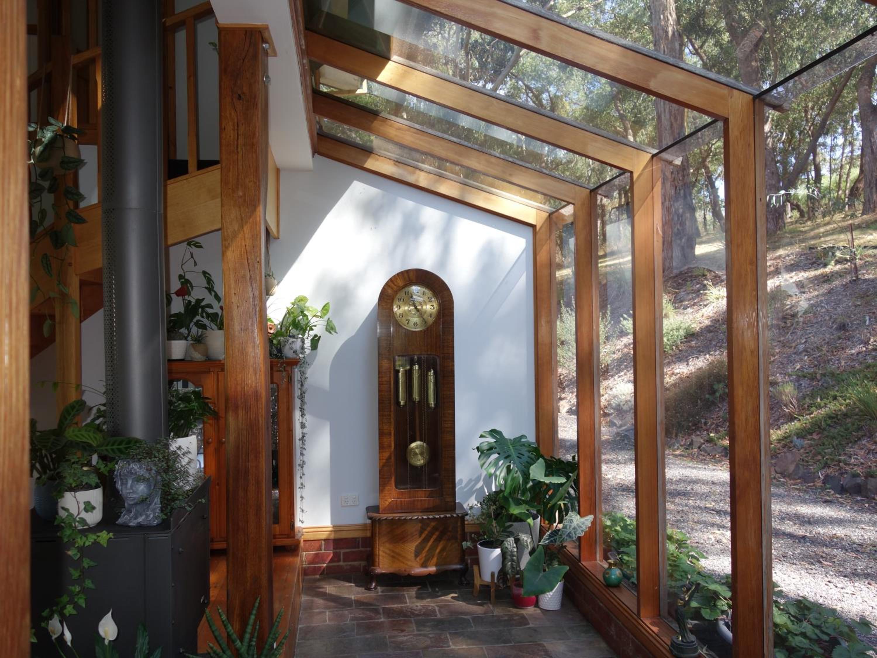 Queen Room with Balcony - Kookaburra Retreat Homestay