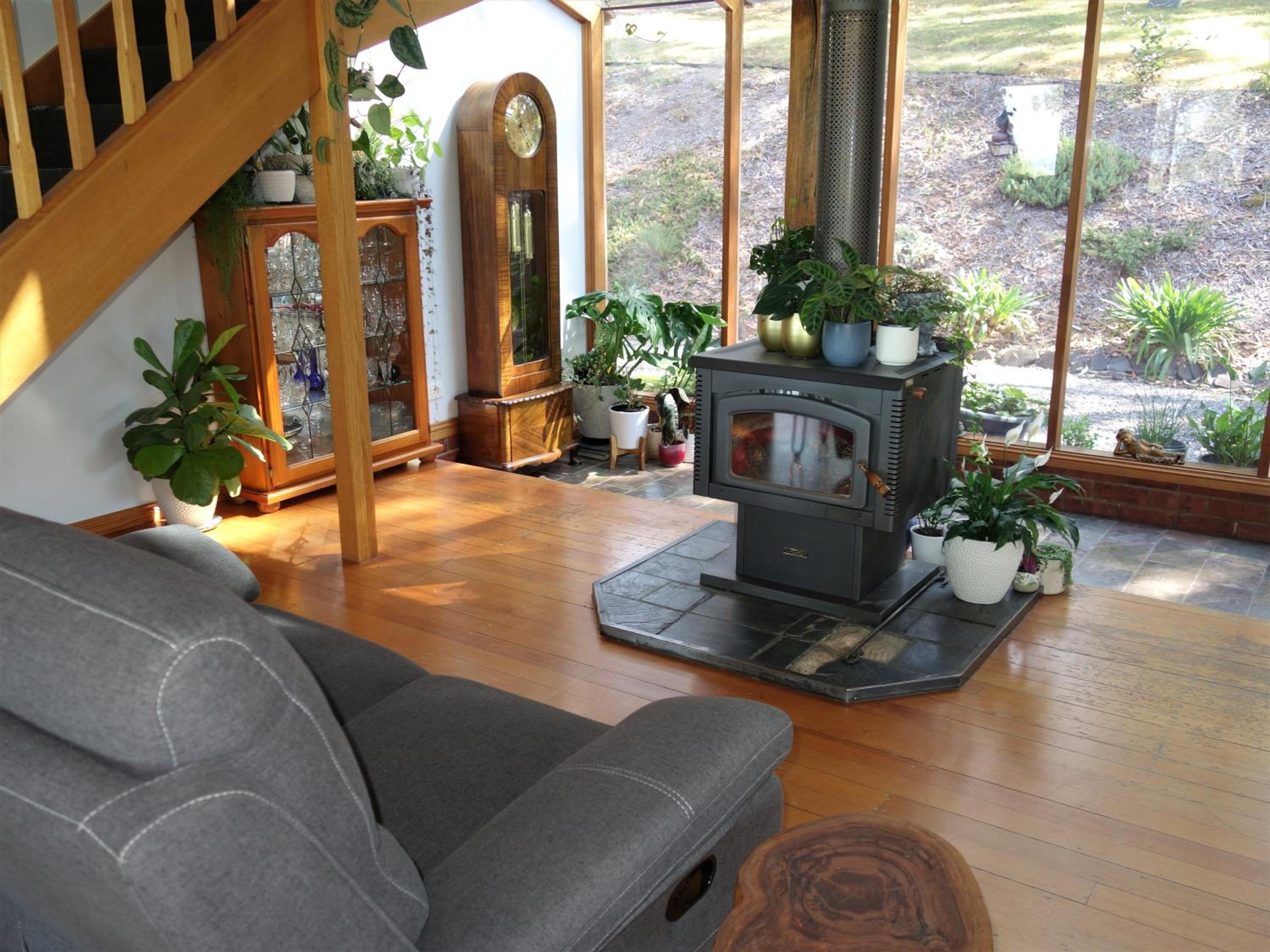 Queen Room with Balcony - Kookaburra Retreat Homestay