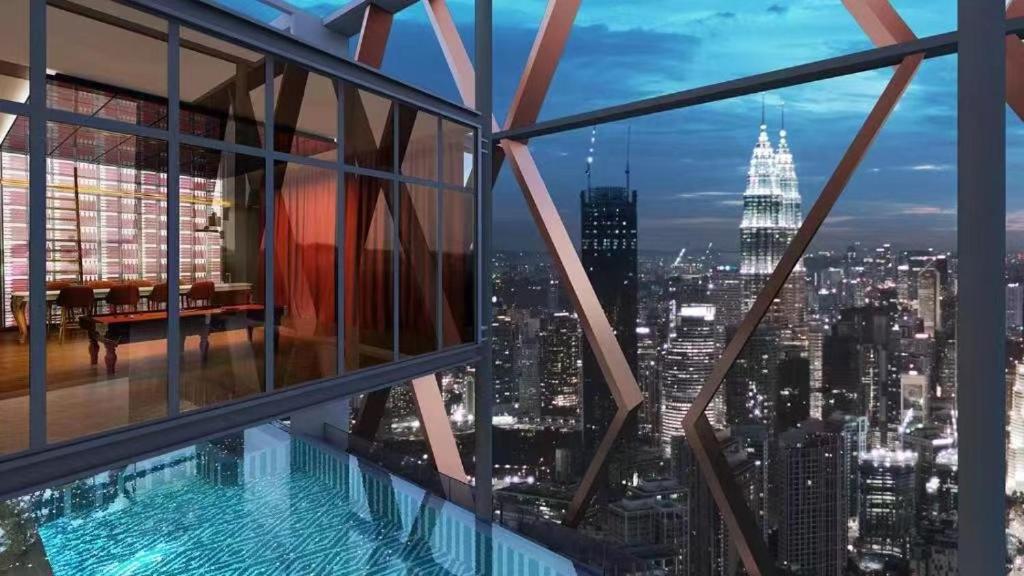 Borderless Swimming Pool - Invincible Twin Towers View - Free WiFi photo 3