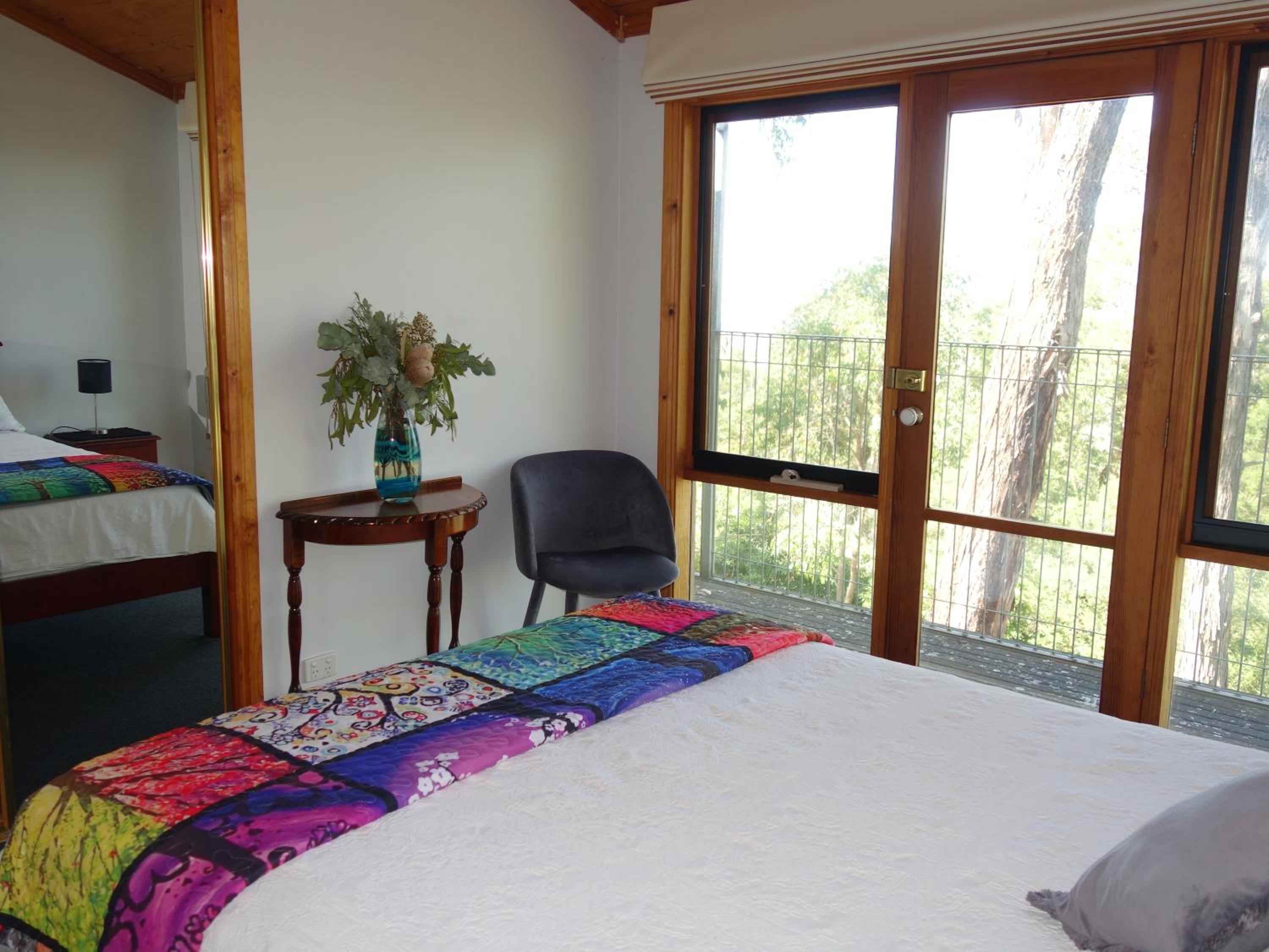 Queen Room with Balcony - Kookaburra Retreat Homestay