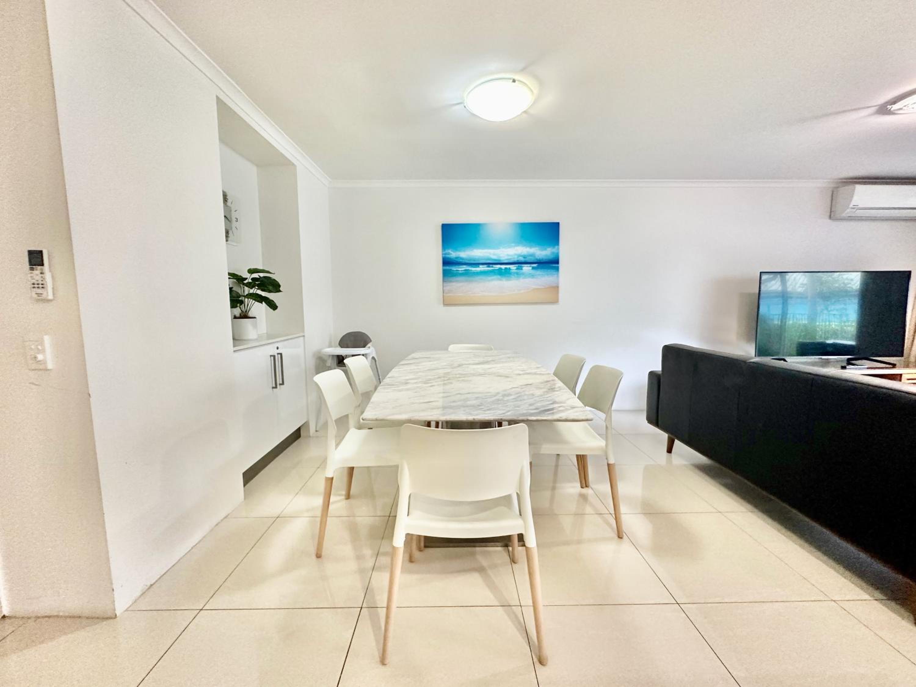 Diamond Beach Poolside 44 Premium