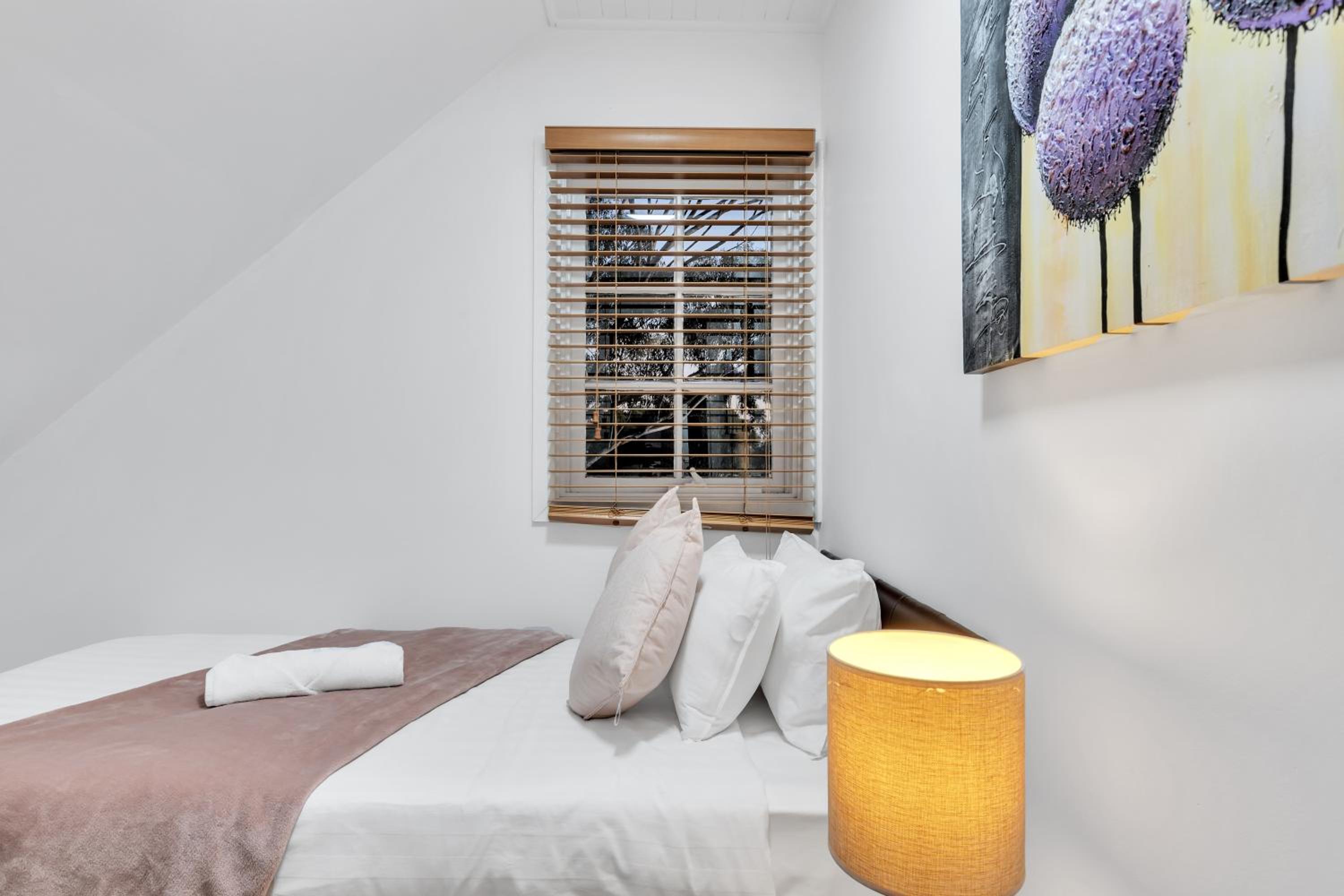 Space and Privacy near Airport, Groups Friendly
