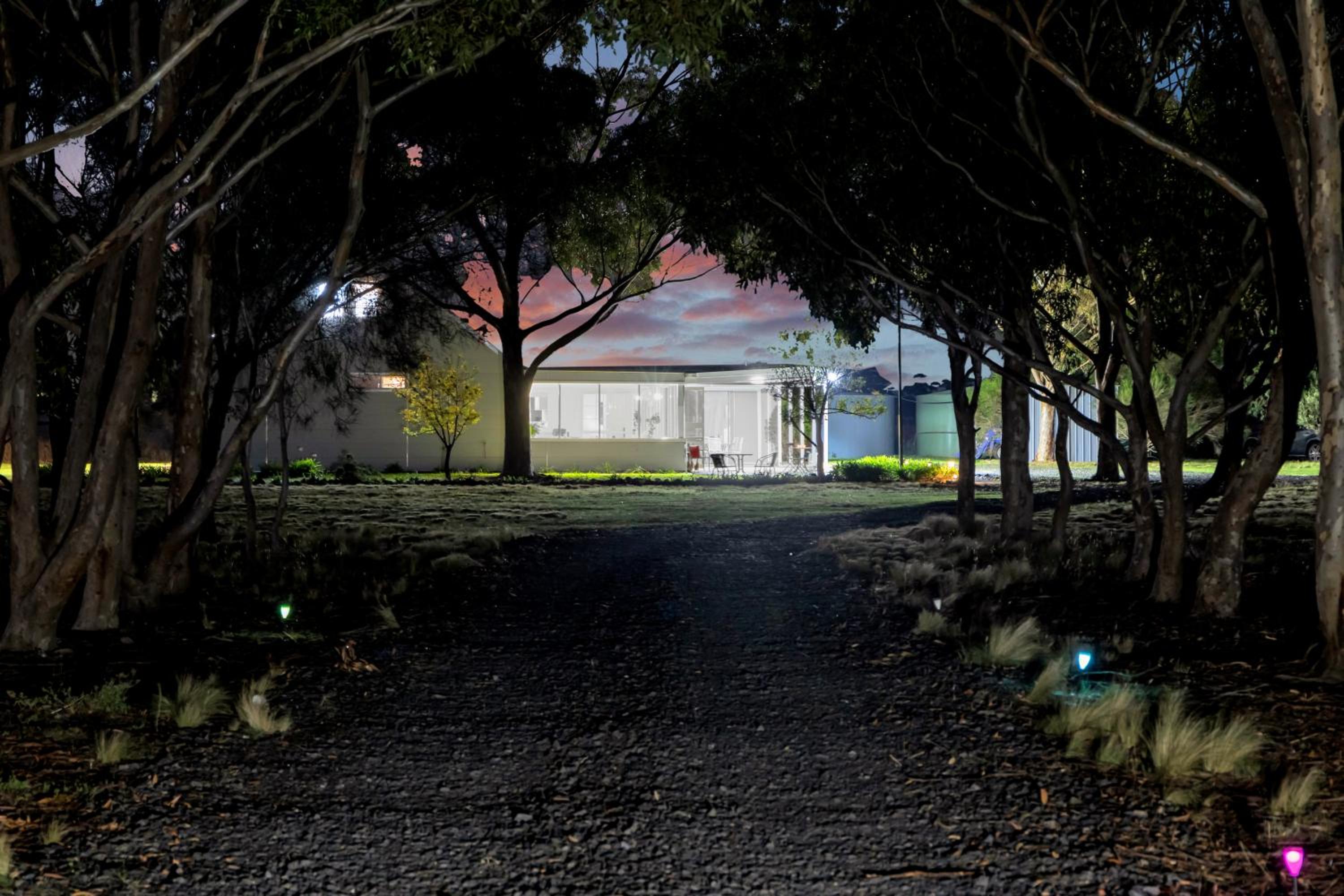 Space and Privacy near Airport, Groups Friendly