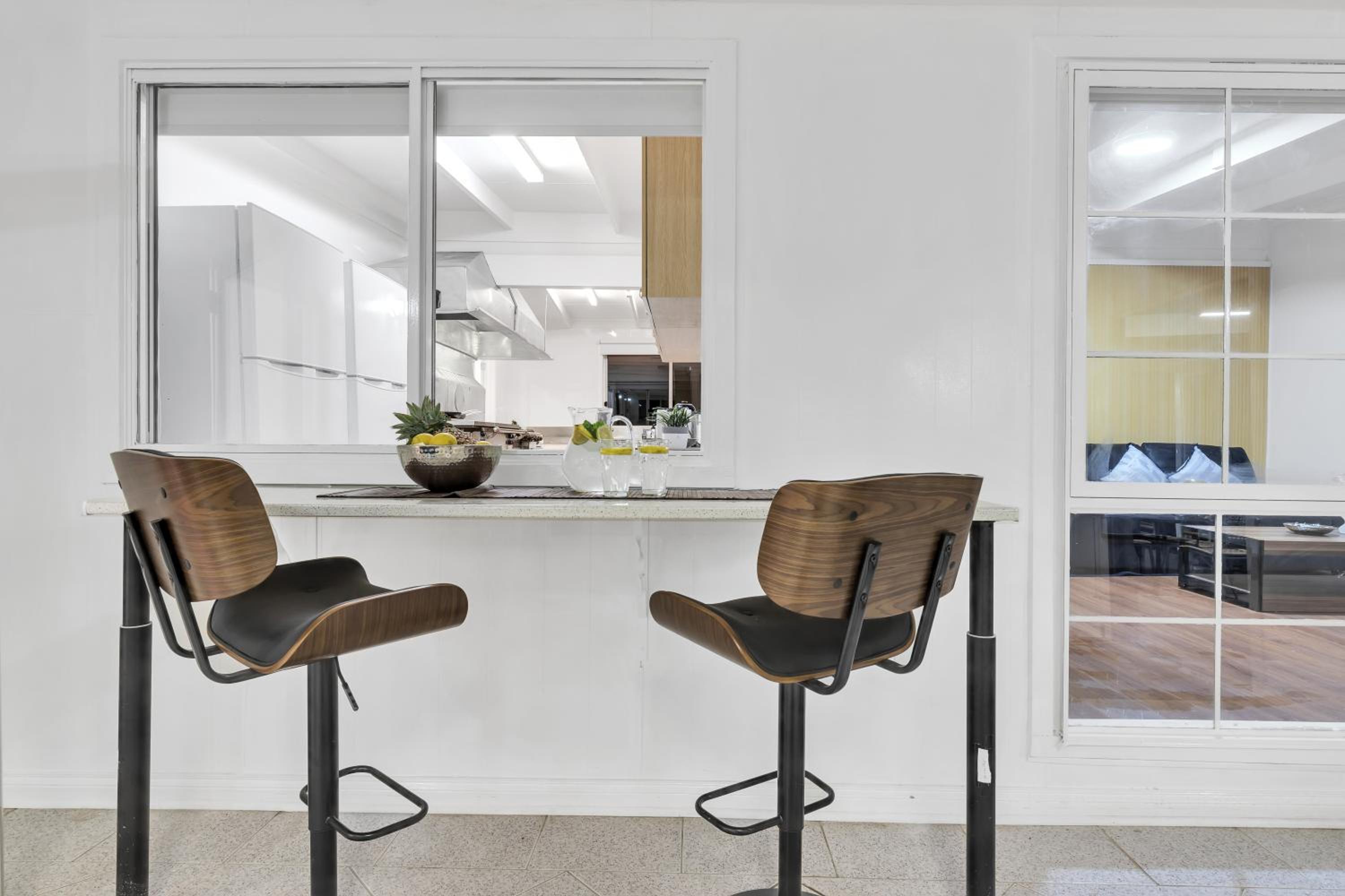 Space and Privacy near Airport, Groups Friendly