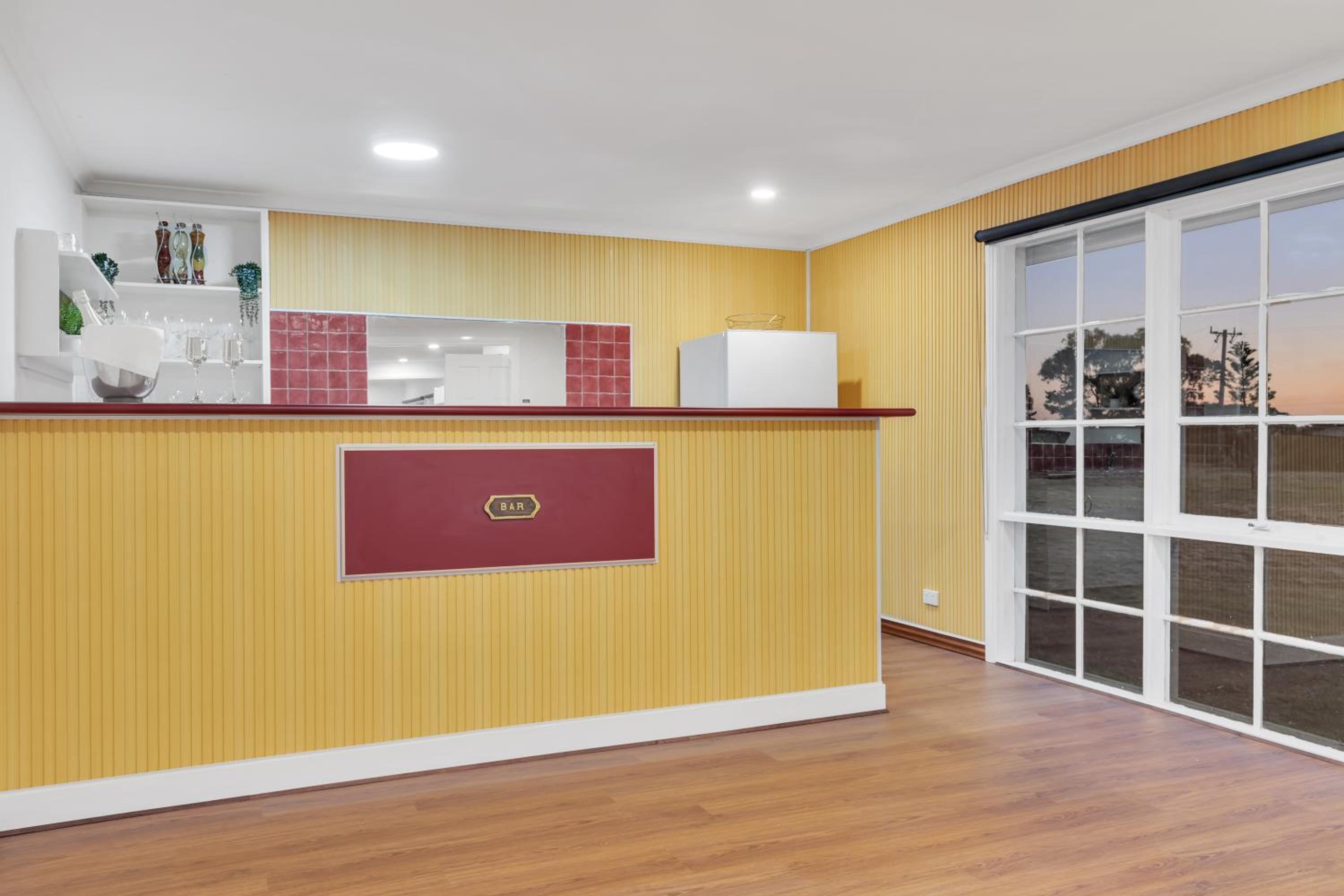 Space and Privacy near Airport, Groups Friendly