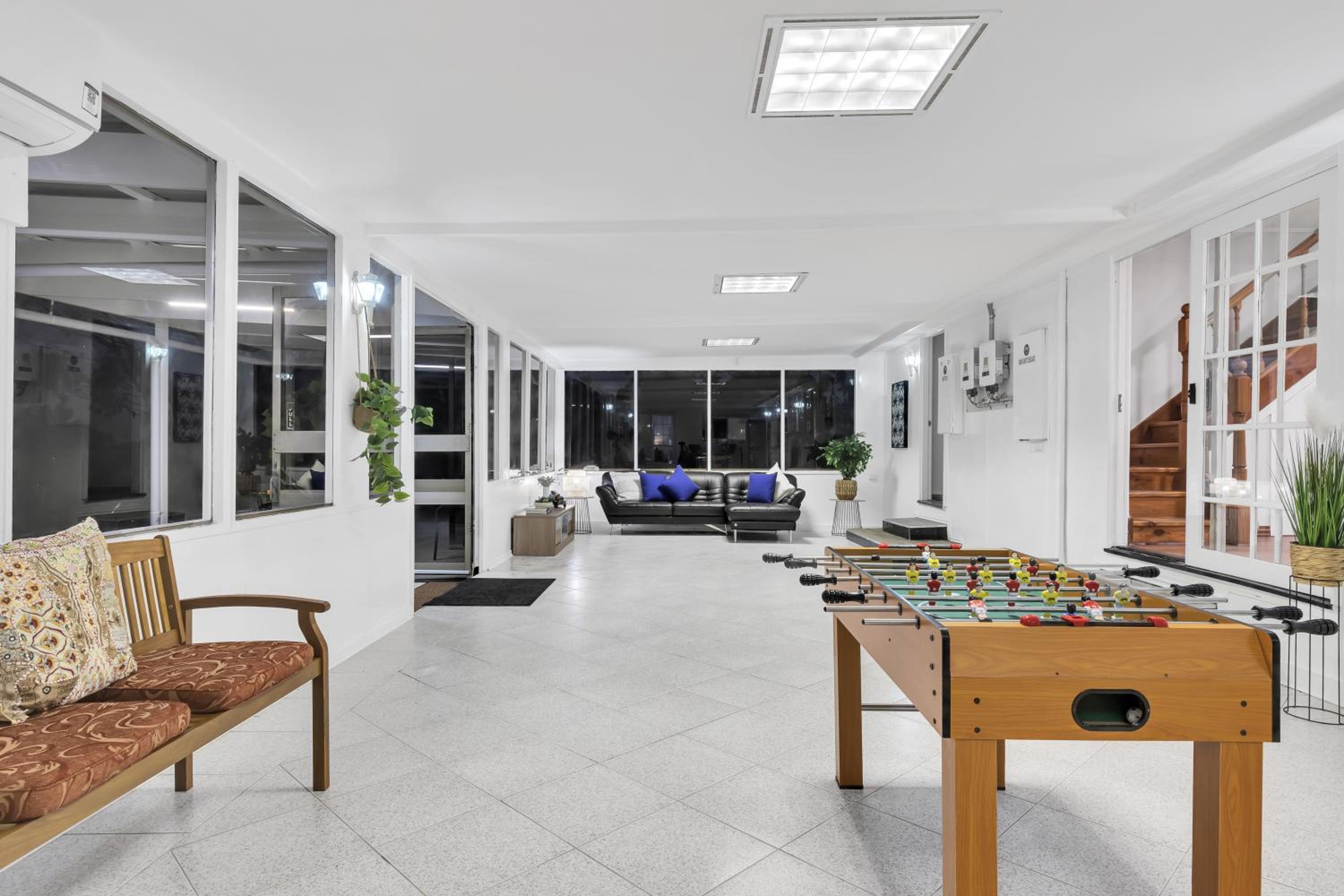 Space and Privacy near Airport, Groups Friendly