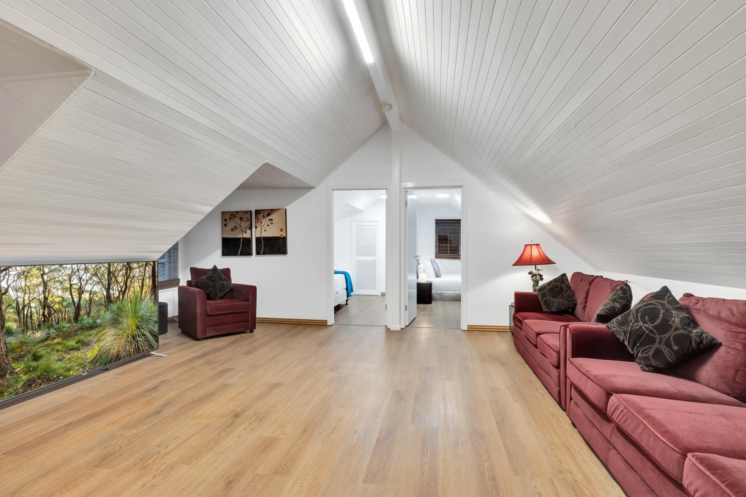 Space and Privacy near Airport, Groups Friendly
